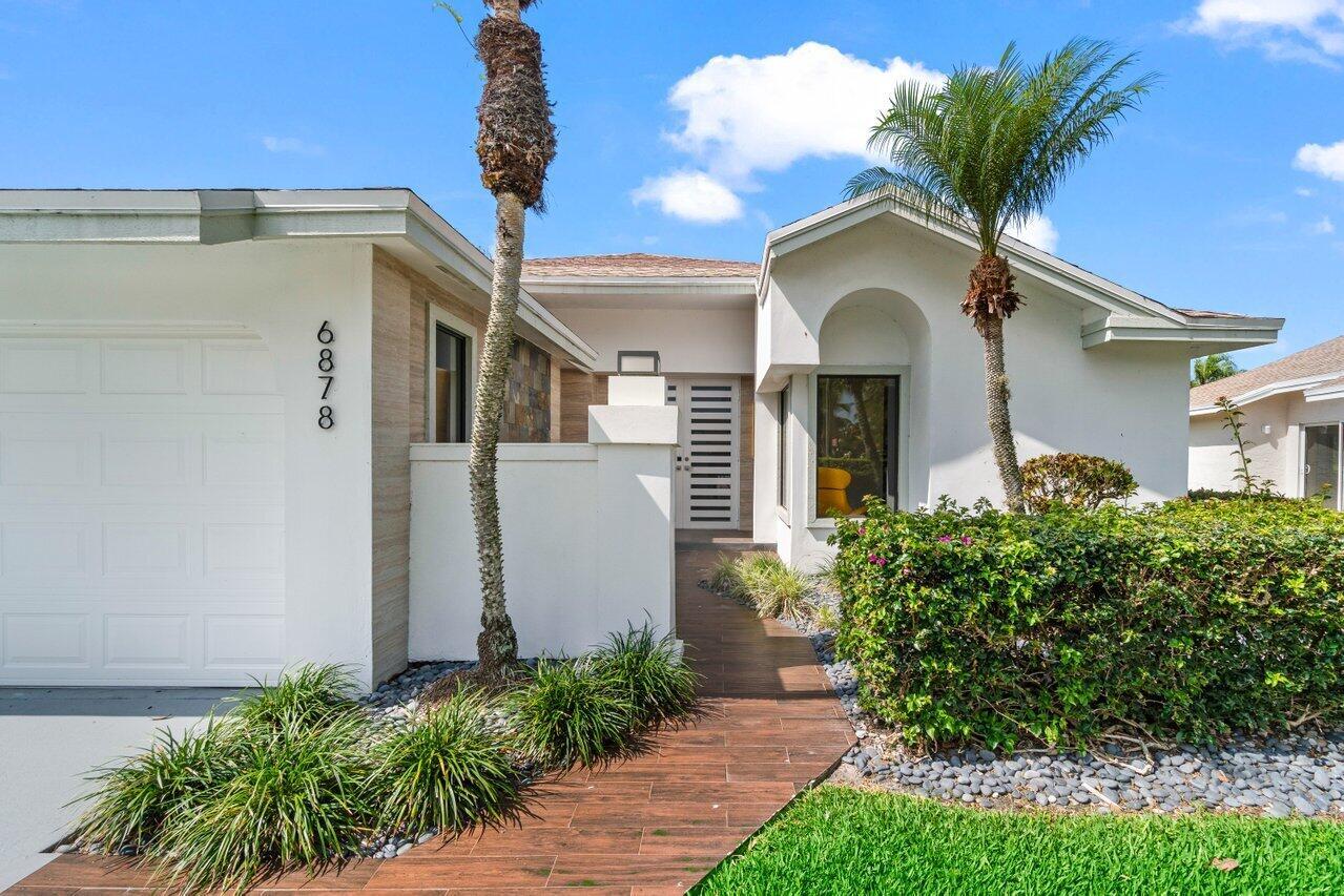 6878 Touchstone Circle