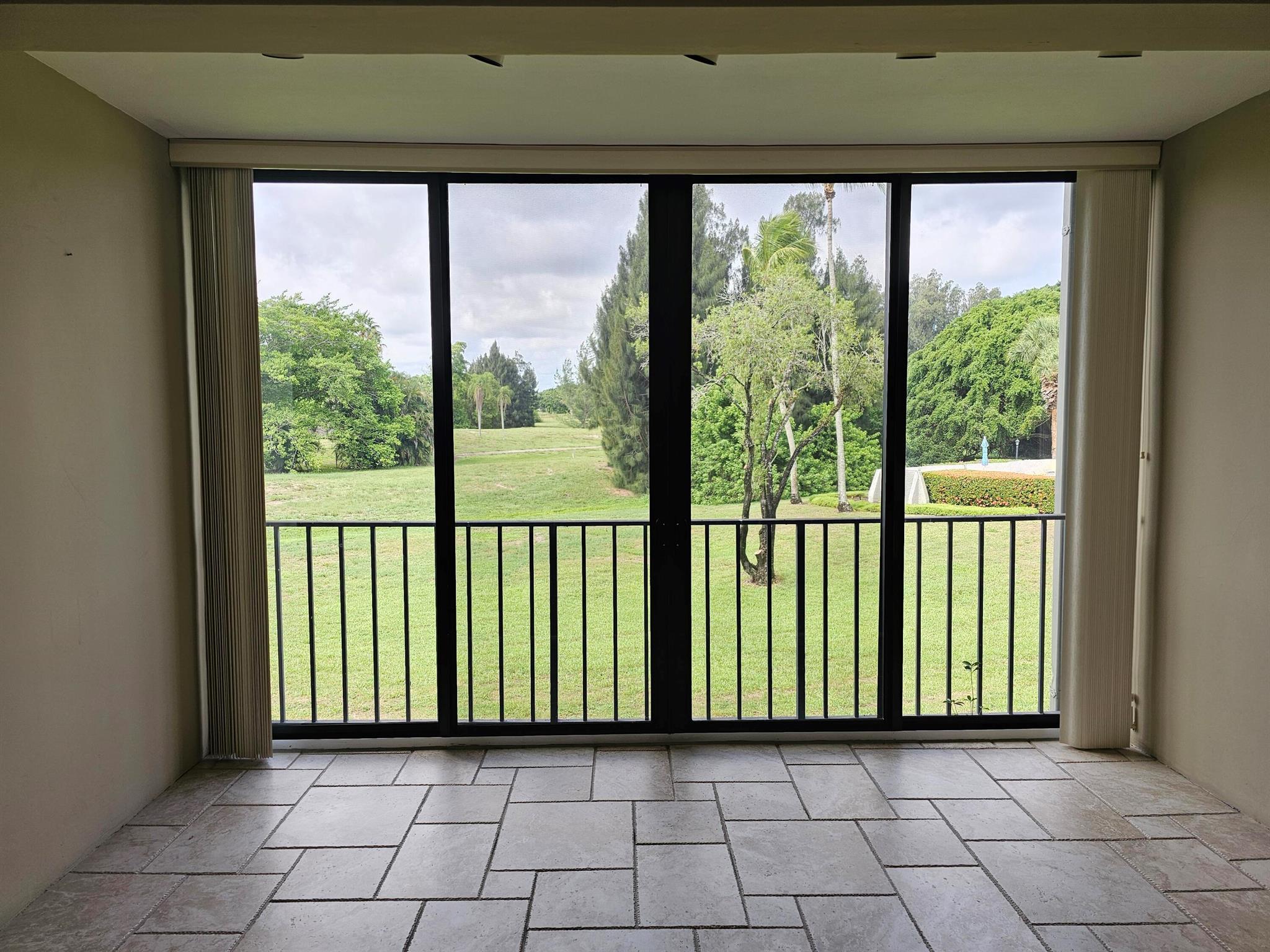 FOUNTAINS OF PALM BEACH (ESEDRA COURT) - Residential