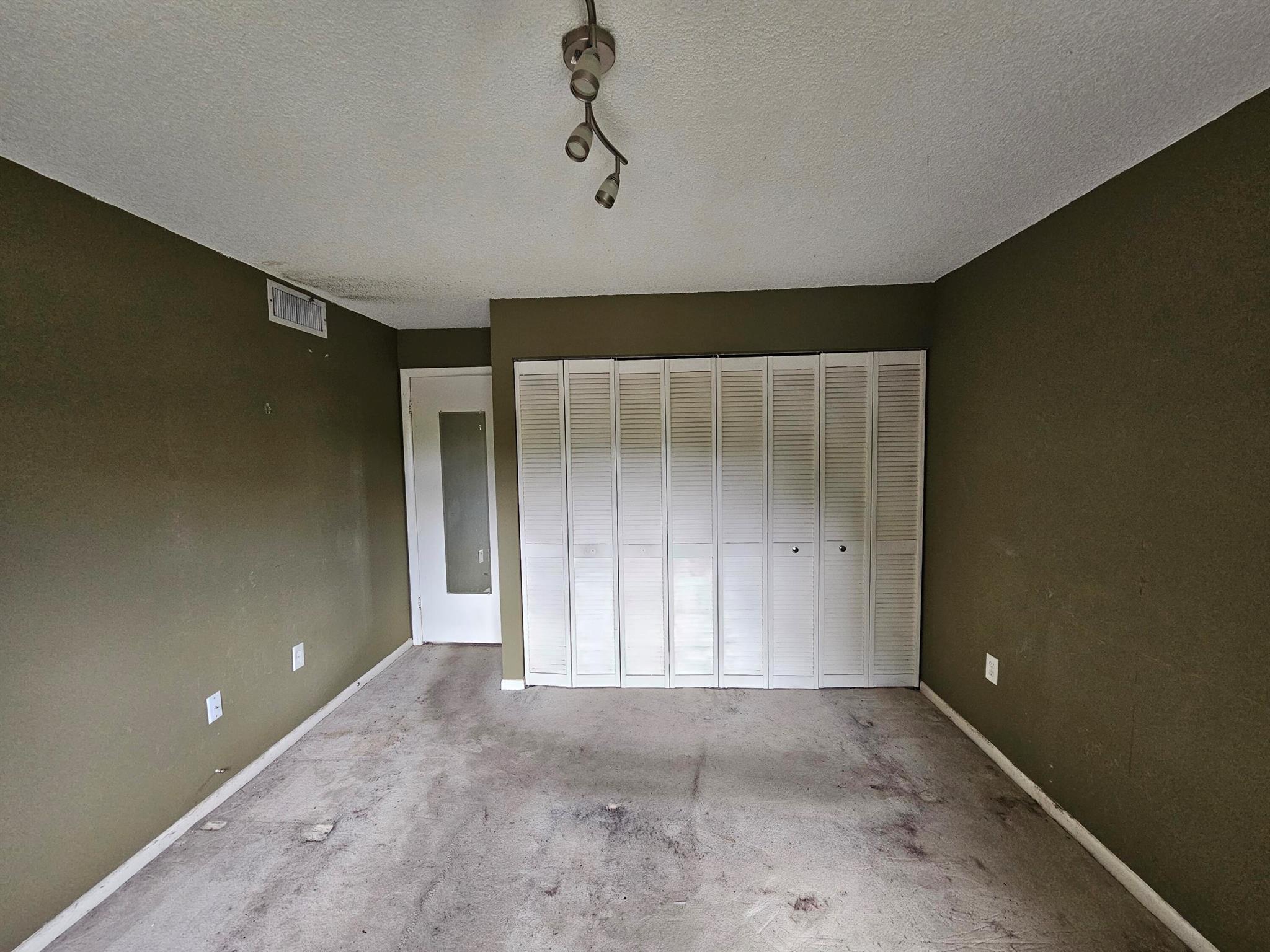 FOUNTAINS OF PALM BEACH (ESEDRA COURT) - Residential