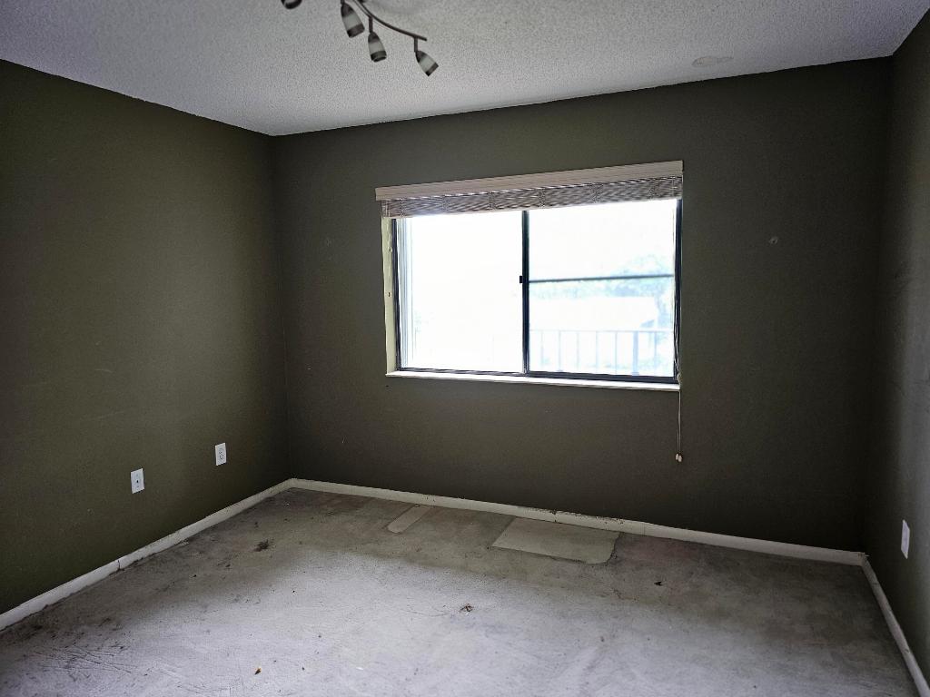 FOUNTAINS OF PALM BEACH (ESEDRA COURT) - Residential