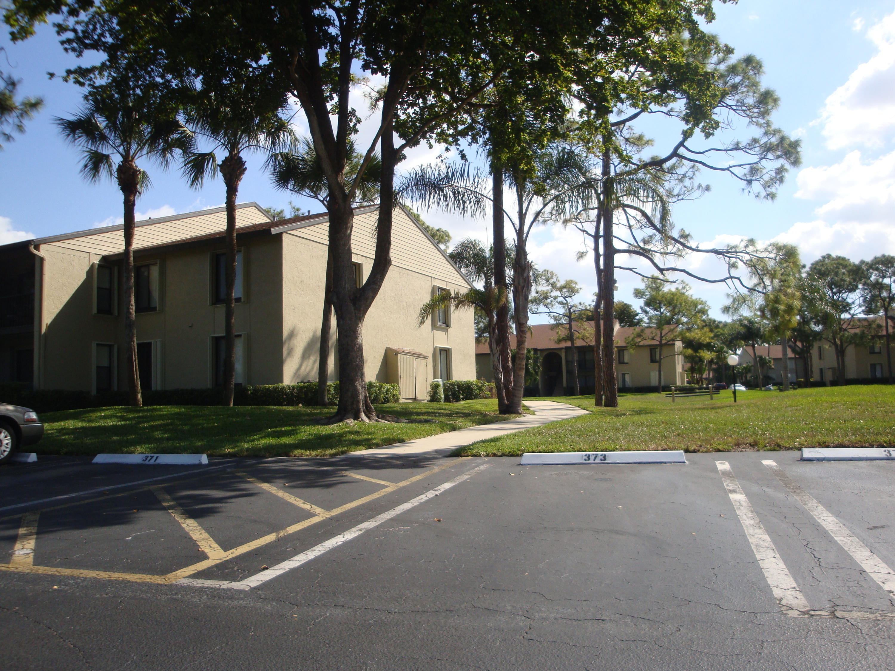 PINE RIDGE NORTH VILLAGE III  CONDO - Residential