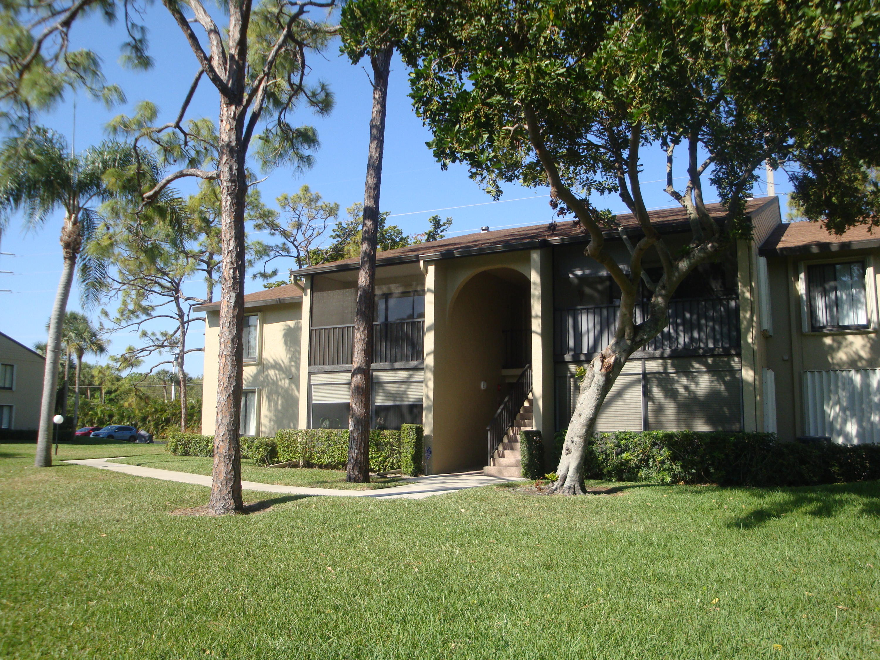 PINE RIDGE NORTH VILLAGE III  CONDO - Residential