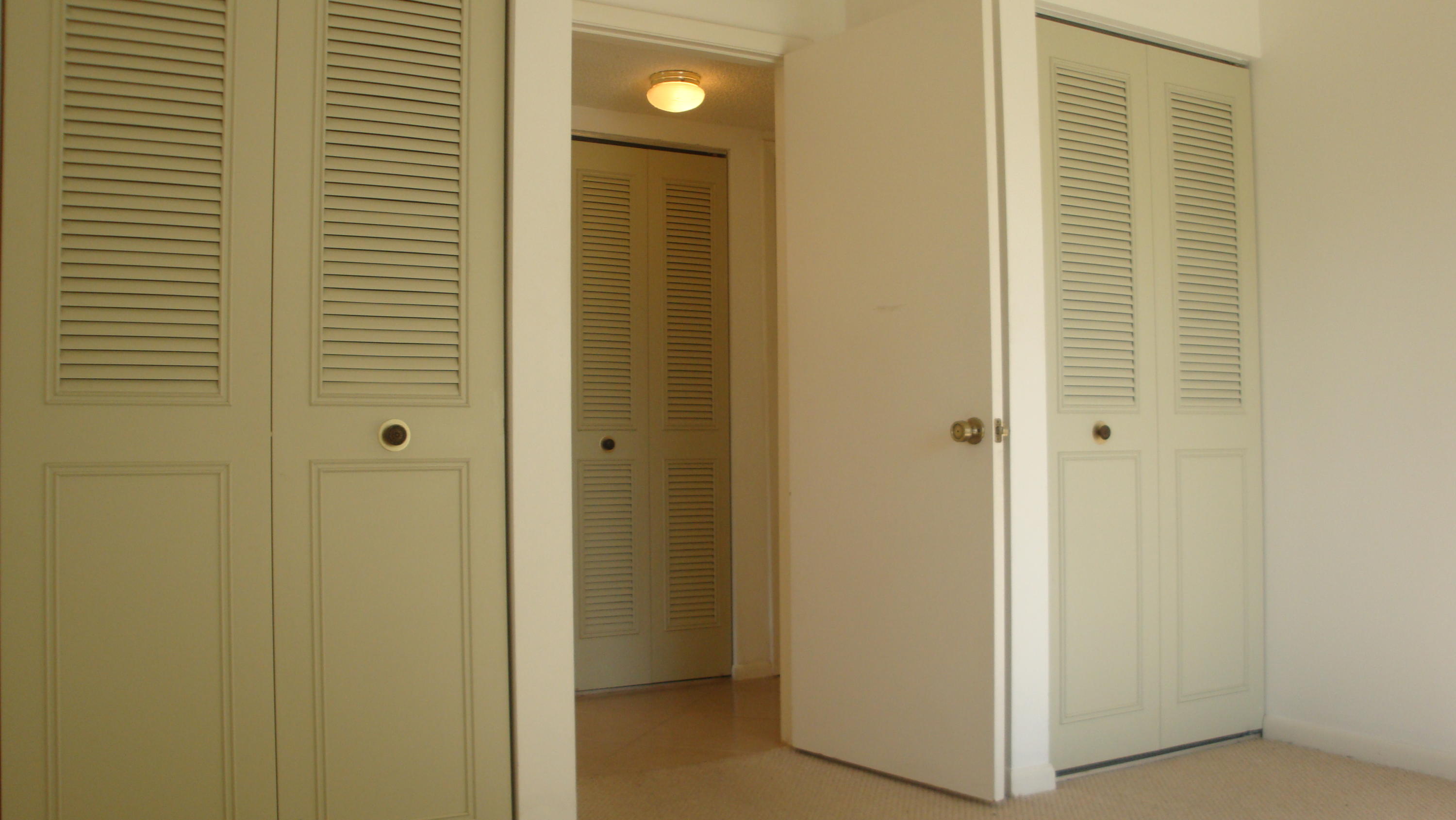 PINE RIDGE NORTH VILLAGE III  CONDO - Residential