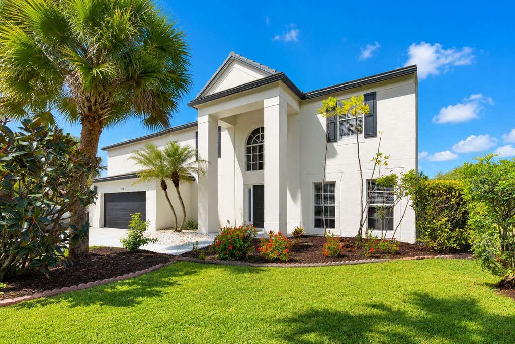 Photo of 3870 SABAL LAKES Road, Delray Beach, FL 33445 (MLS # B26059996)