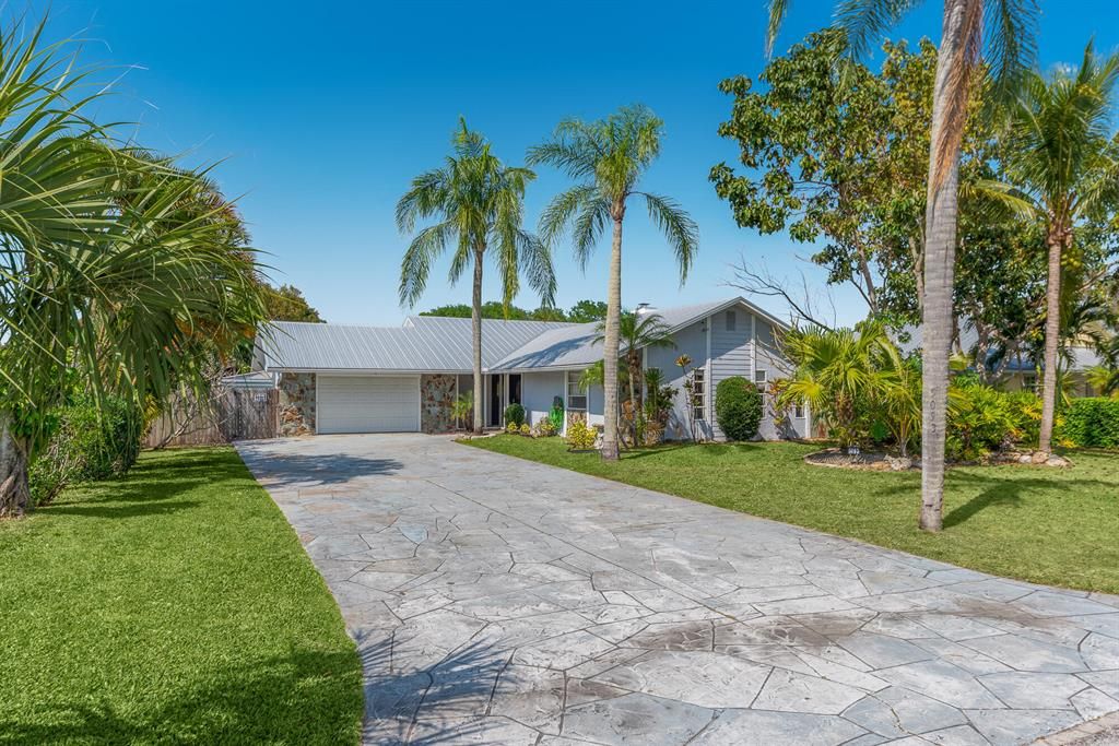 Photo of 5093 SE Tall Pines Way, Stuart, FL 34997 (MLS # R10878769)