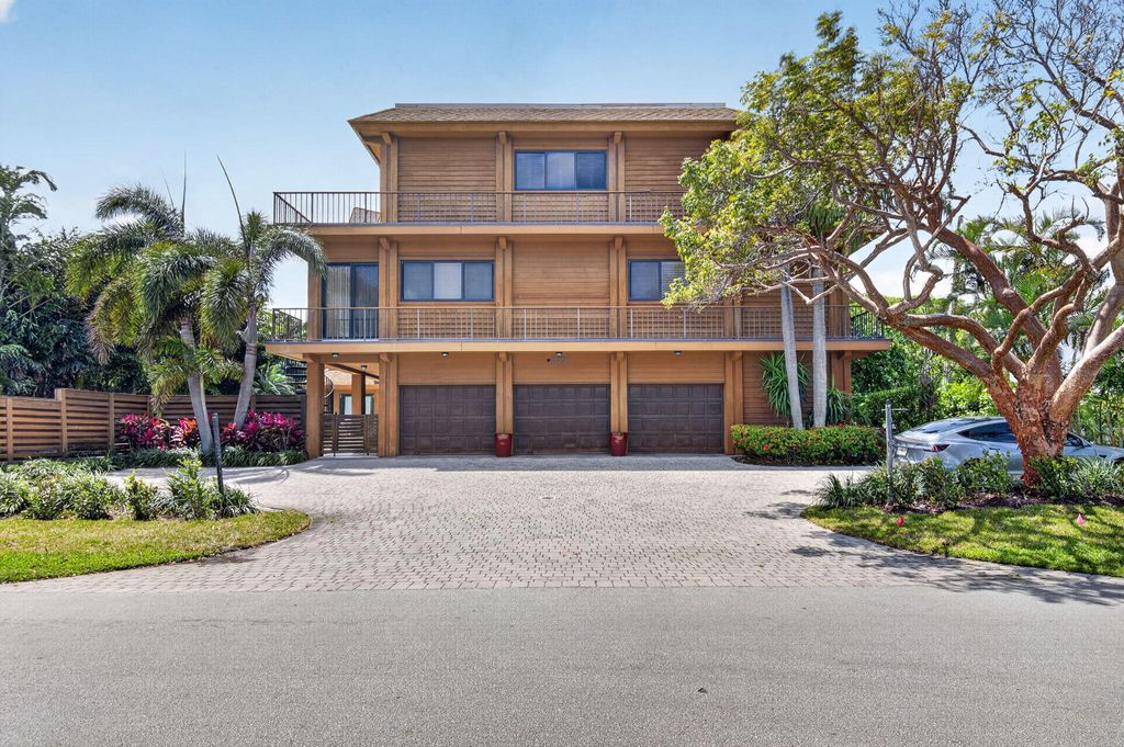 Photo of 122 Andrews Avenue, Delray Beach, FL 33483 (MLS # B26016189)