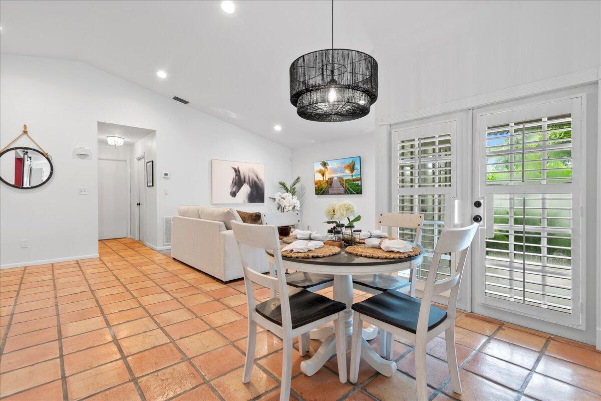 Properties 2542 Bedford Mews Drive