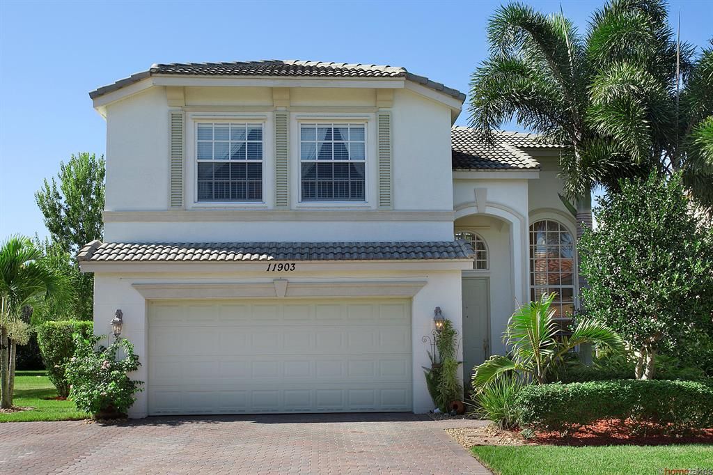 Photo of 11903 SW Knightsbridge Lane, Port Saint Lucie, FL 34987 (MLS # R10758692)
