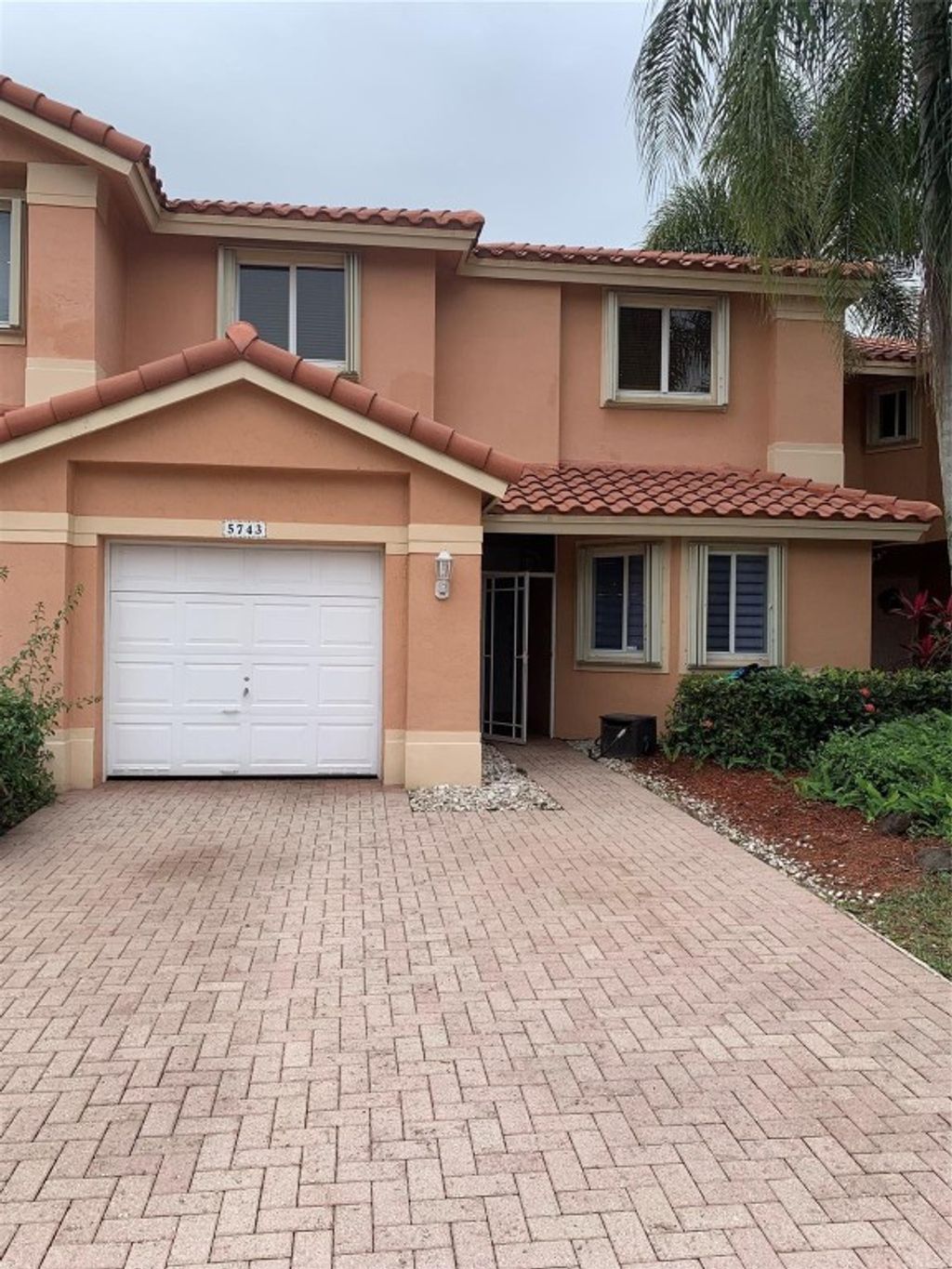 Photo of 5743 NW 127th Terrace, Coral Springs, FL 33076 (MLS # F10544843)