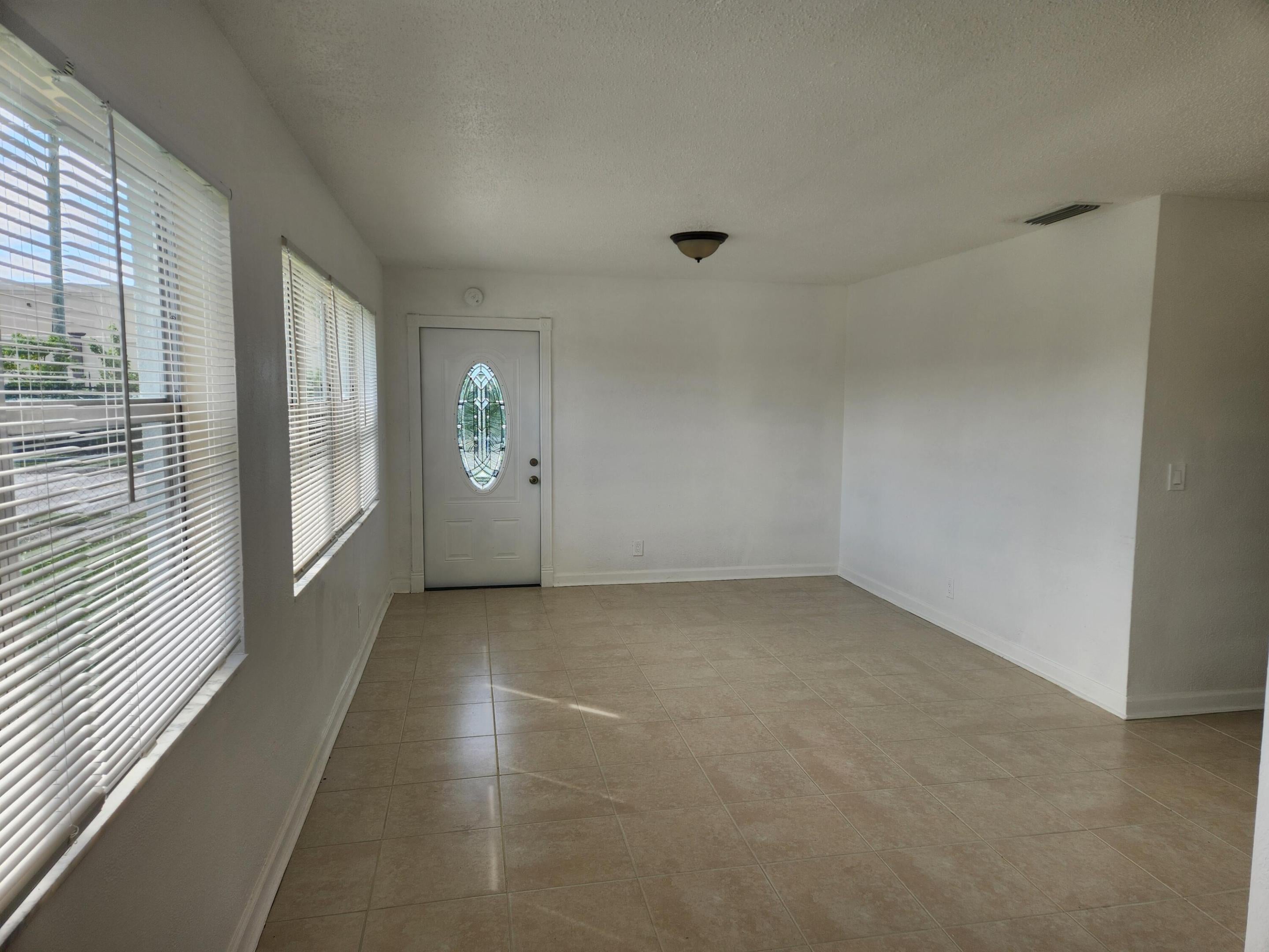 1688 W 10th Street