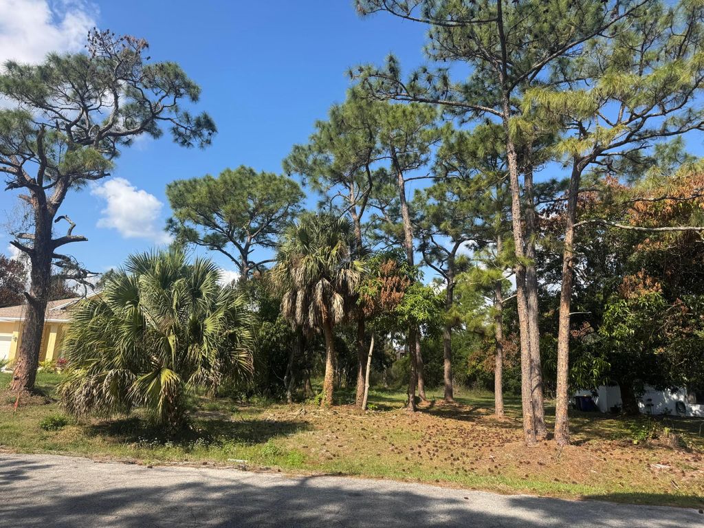 Photo of 5866 SE Wesley Avenue, Stuart, FL 34997 (MLS # B26007422)