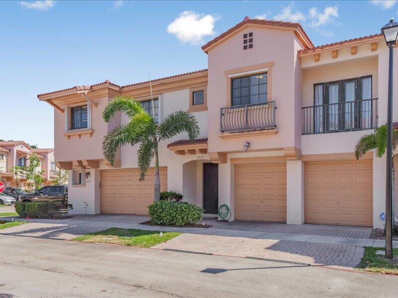 4712 Grand Cypress Circle N