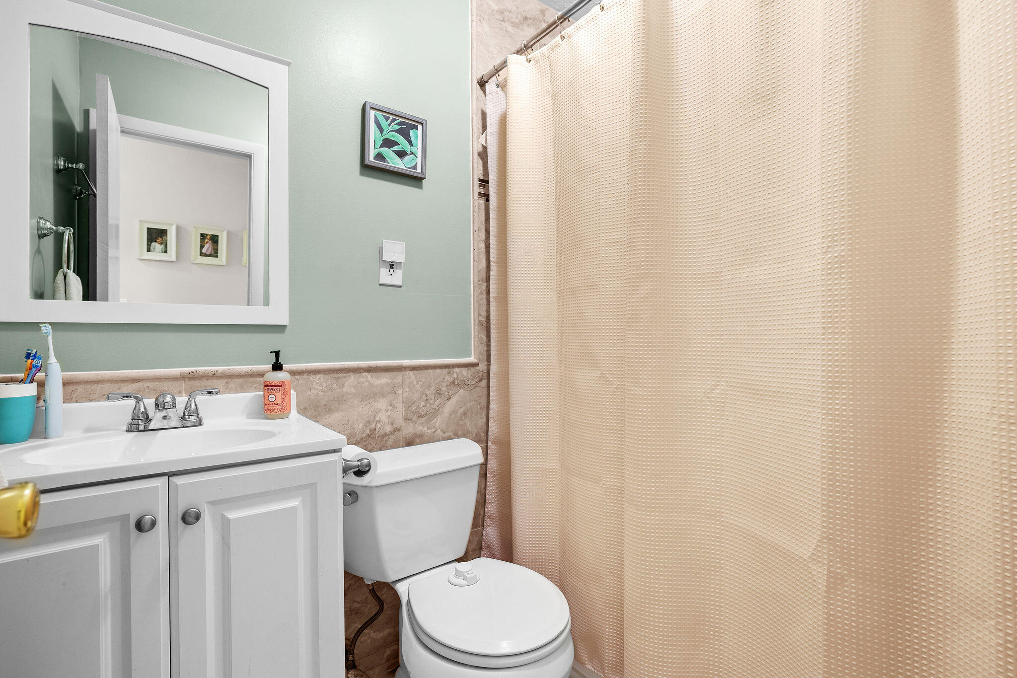 PALM BEACH SQUARE UNIT 4 - Residential