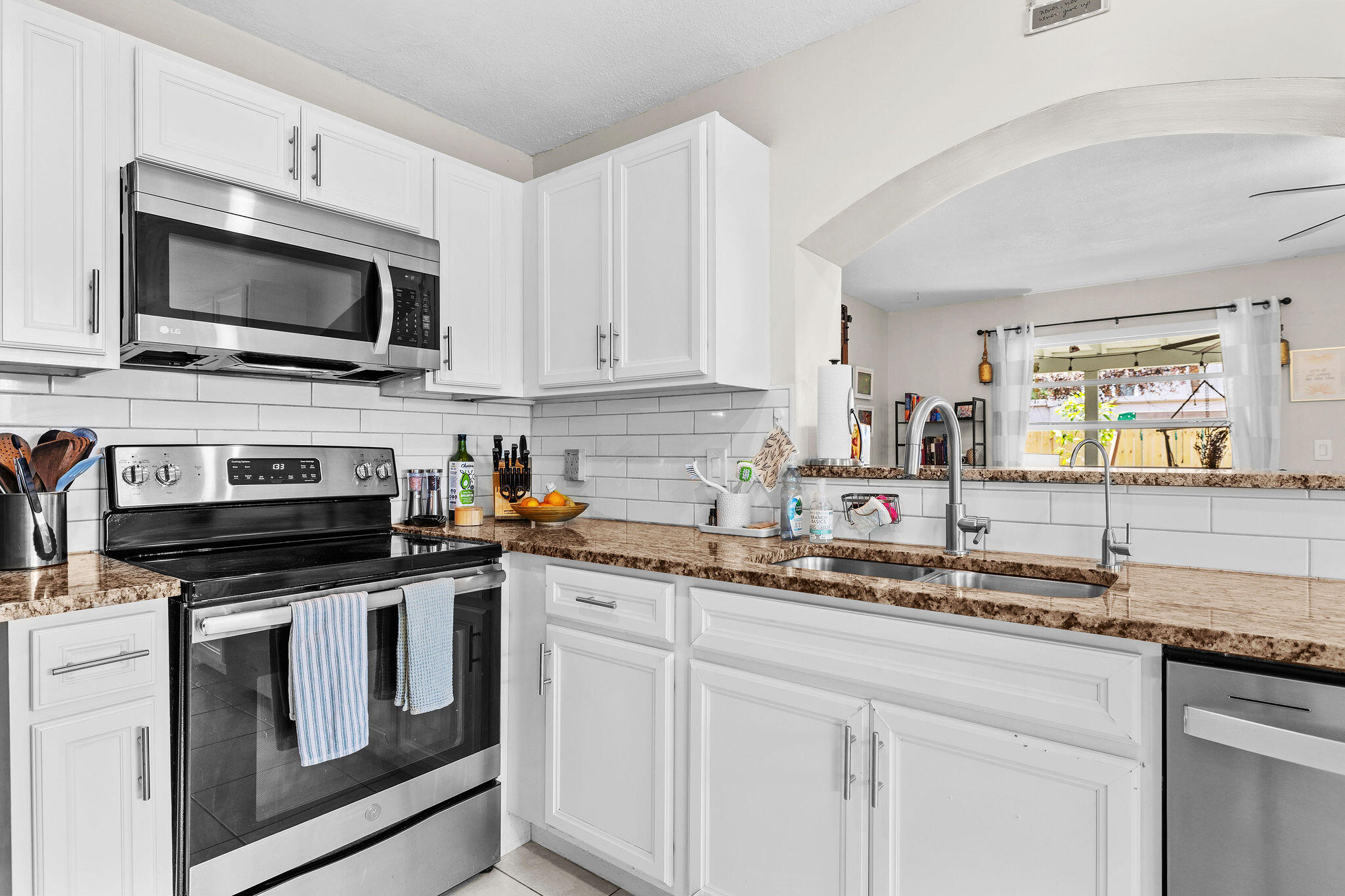 PALM BEACH SQUARE UNIT 4 - Residential