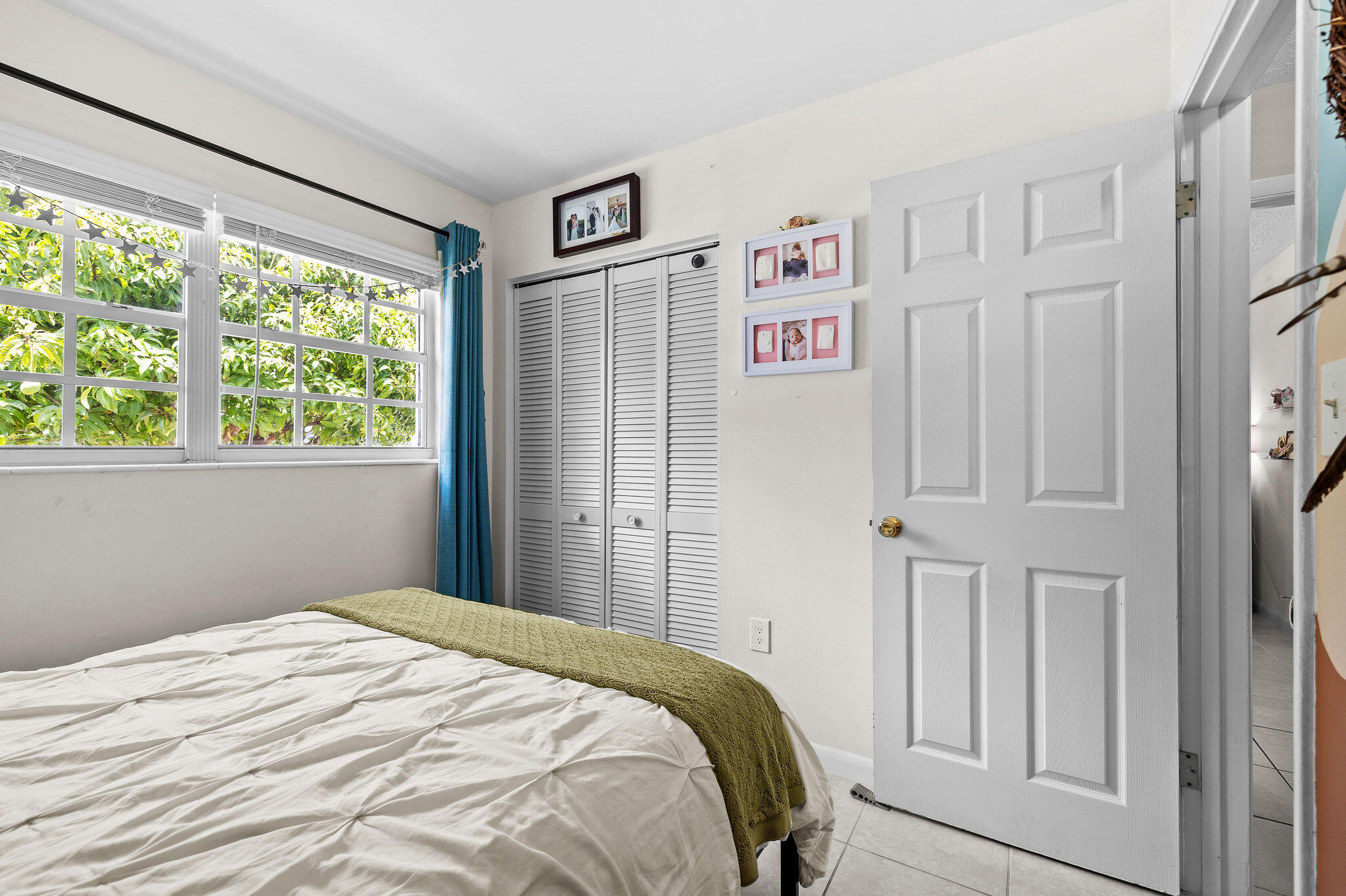 PALM BEACH SQUARE UNIT 4 - Residential