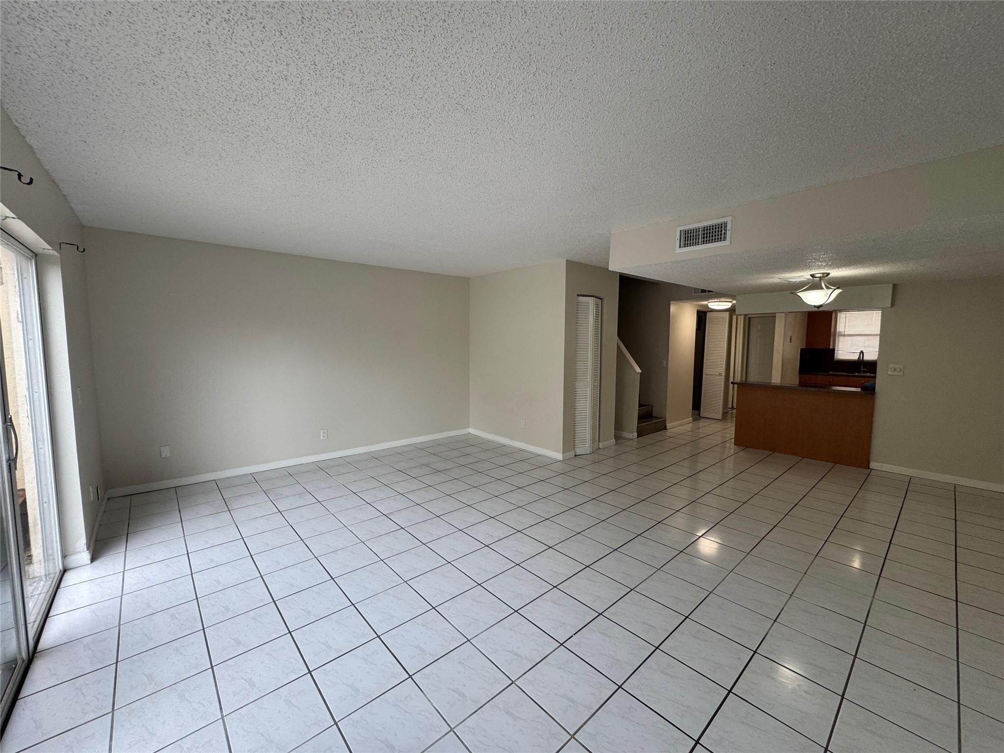 BRENTWOOD TOWNHOUSE - Residential