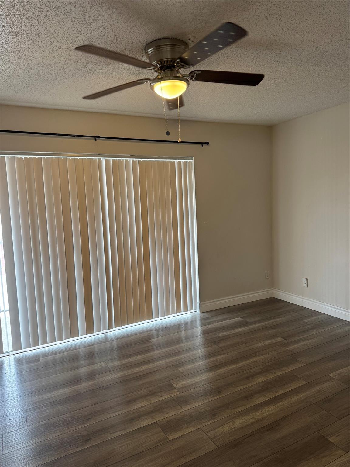 BRENTWOOD TOWNHOUSE - Residential