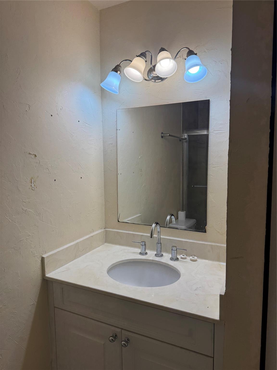 BRENTWOOD TOWNHOUSE - Residential