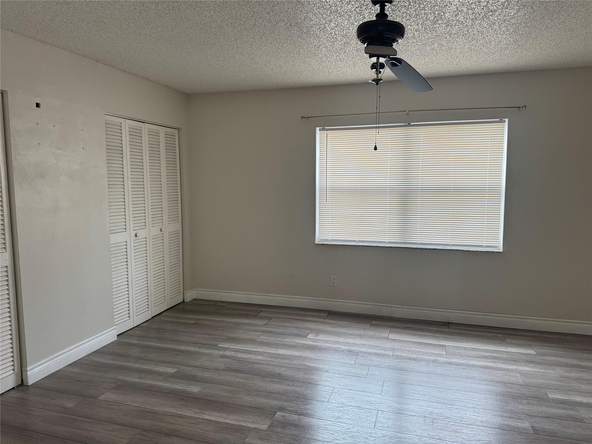 BRENTWOOD TOWNHOUSE - Residential