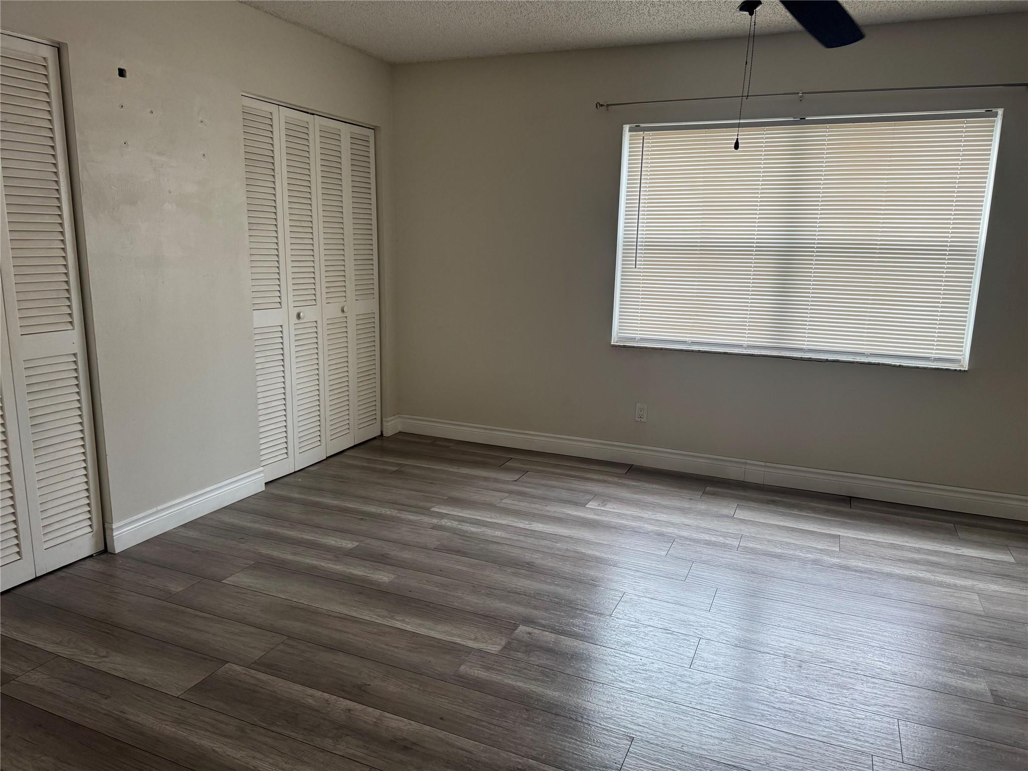 BRENTWOOD TOWNHOUSE - Residential