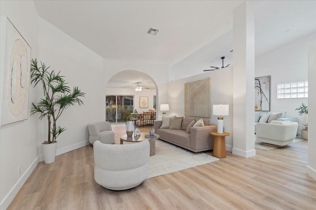 Photo of 9950 Harbour Lake Circle, Boynton Beach, FL 33437 (MLS # B26015386)