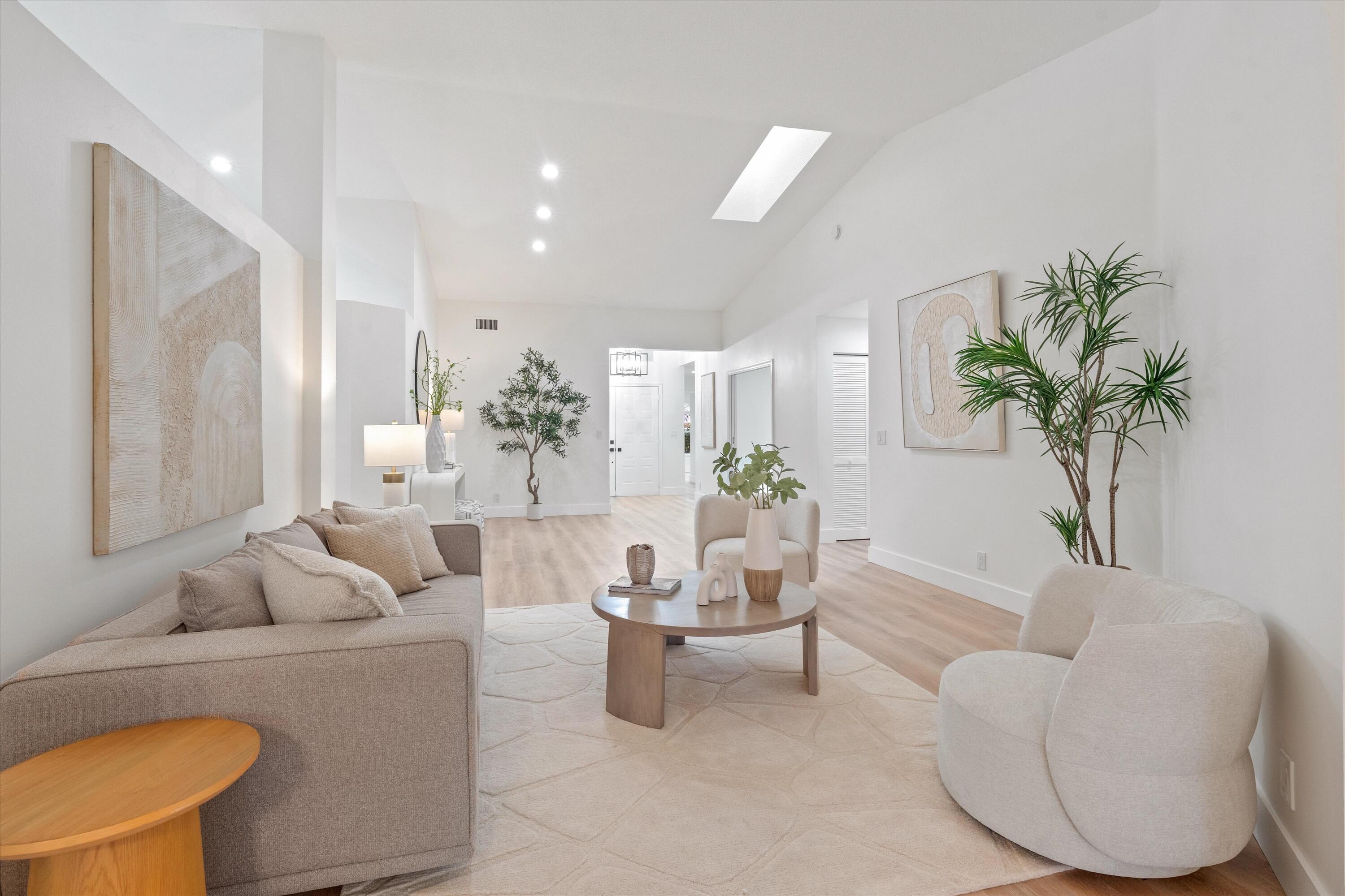 9950 Harbour Lake Circle