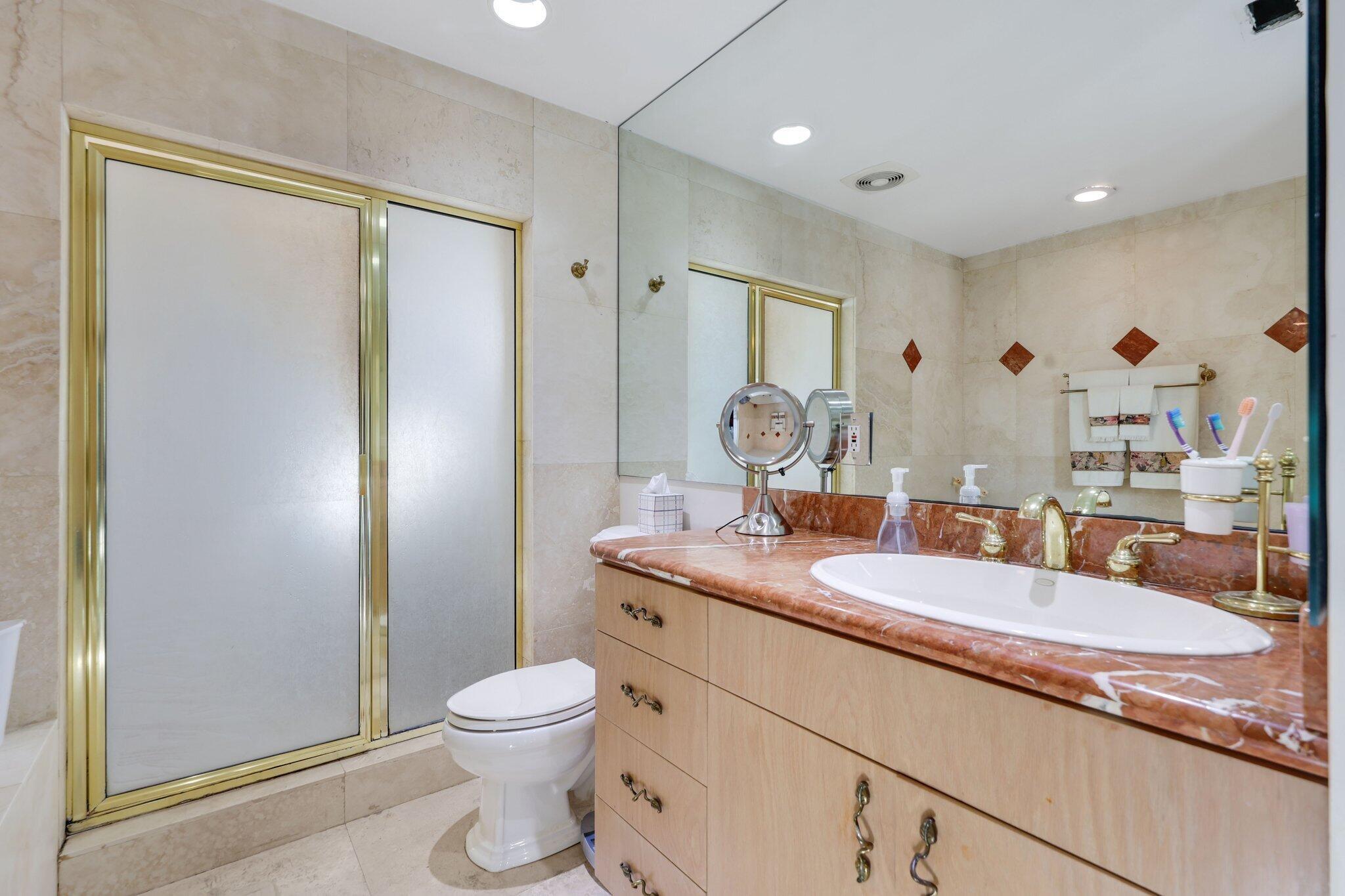 CORAL RIDGE COUNTRY CLUB - Residential