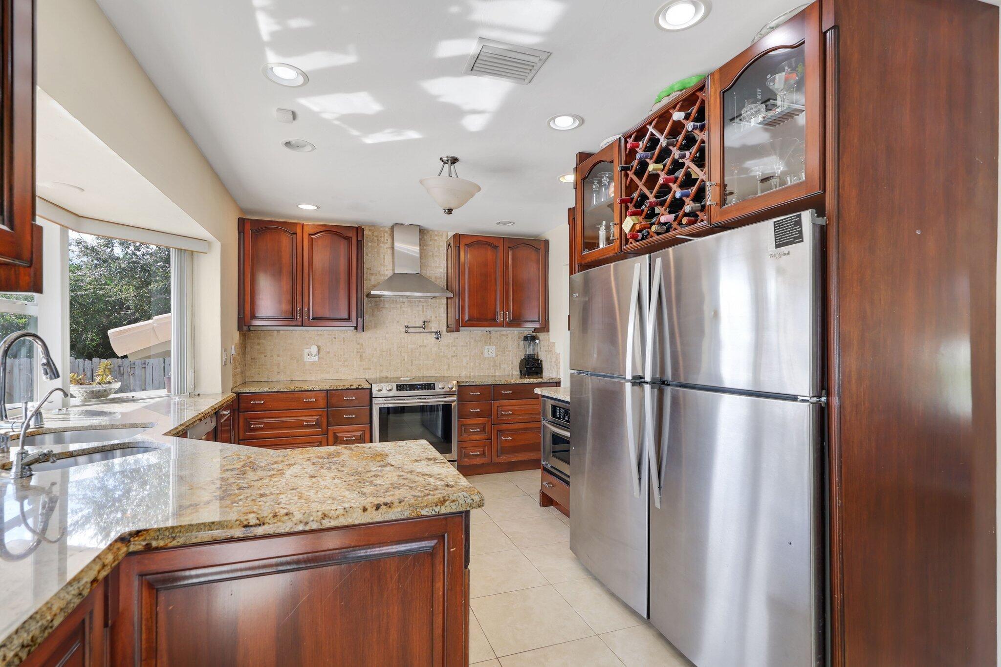 CORAL RIDGE COUNTRY CLUB - Residential