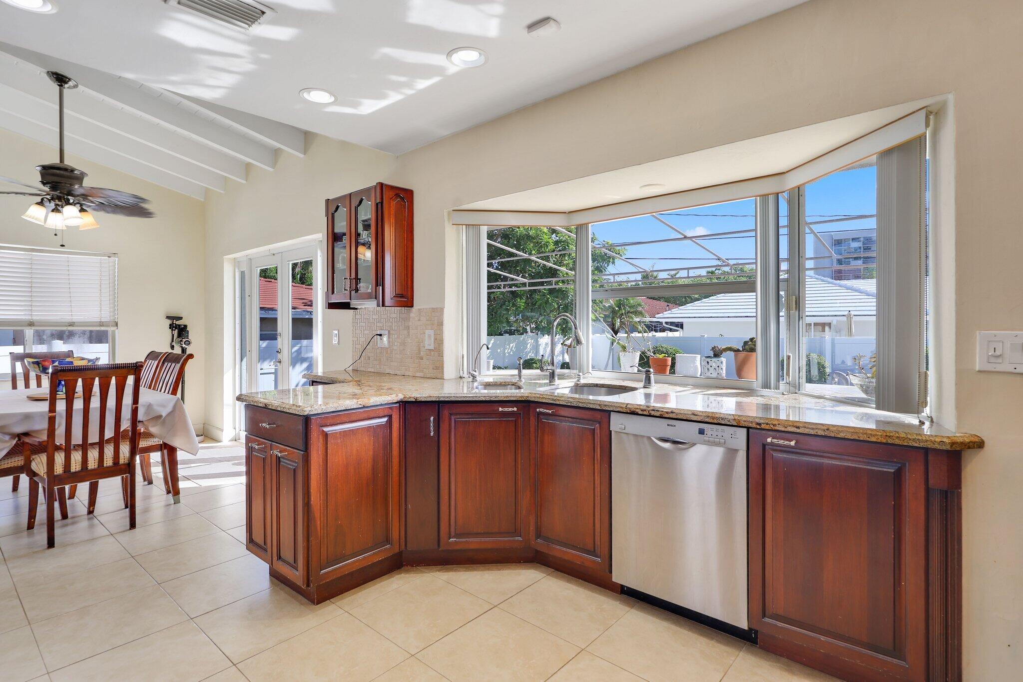 CORAL RIDGE COUNTRY CLUB - Residential