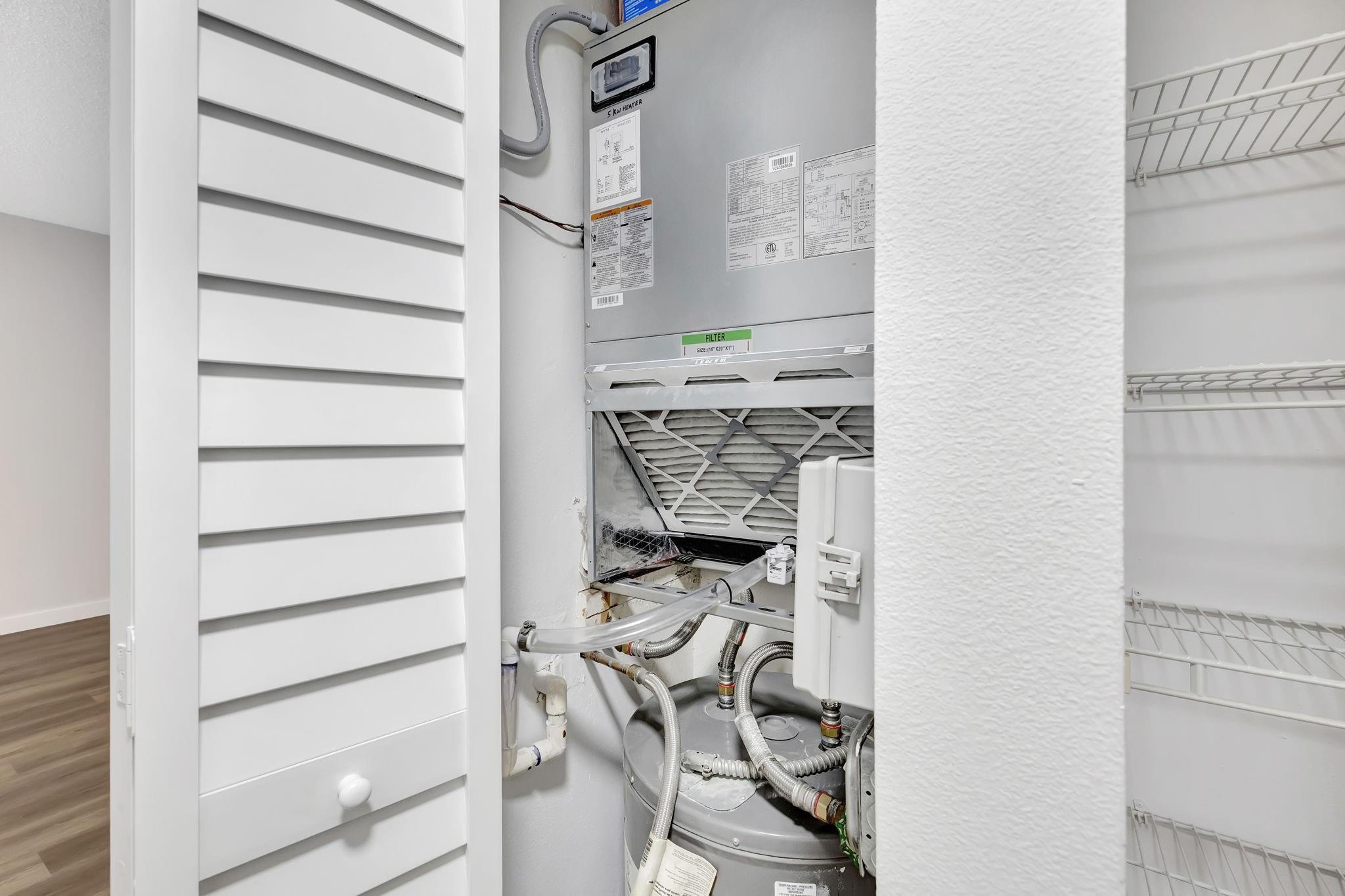 SOMERSET AT LAUDERDALE LA - Residential