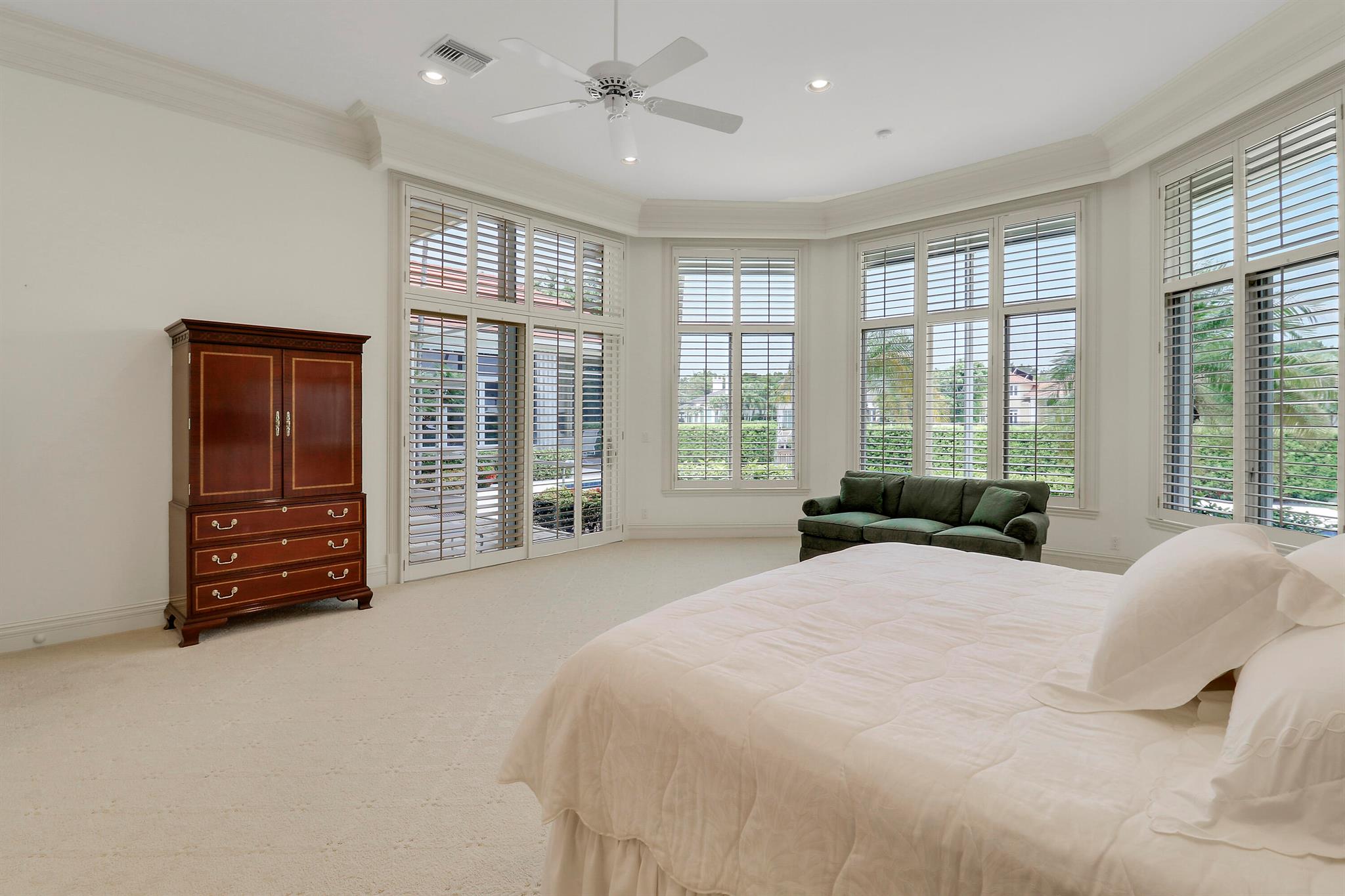 ADMIRALS COVE PAR E - Residential