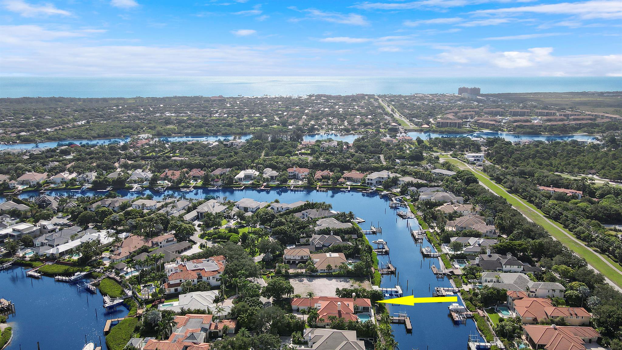 ADMIRALS COVE PAR E - Residential