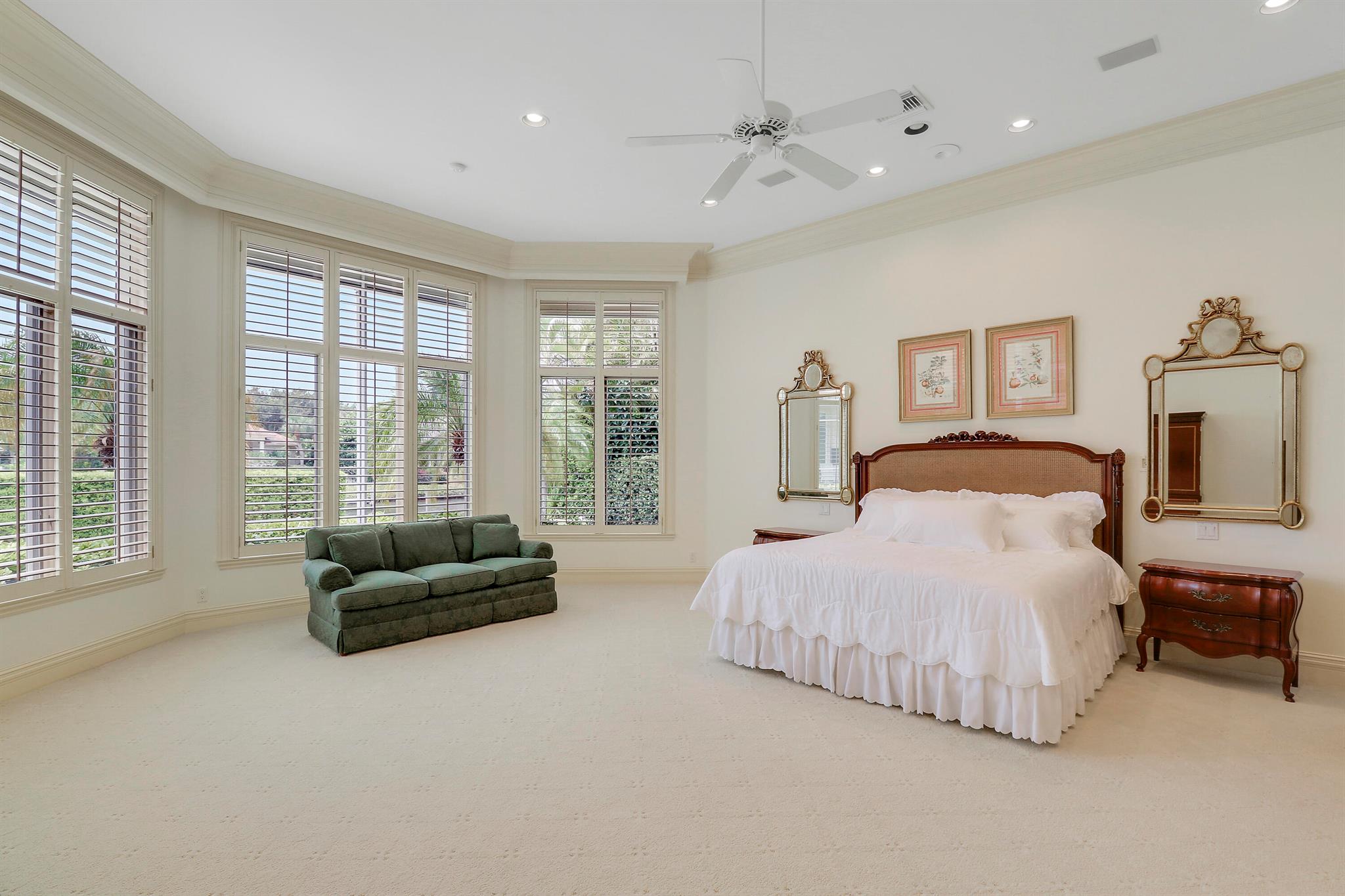 ADMIRALS COVE PAR E - Residential