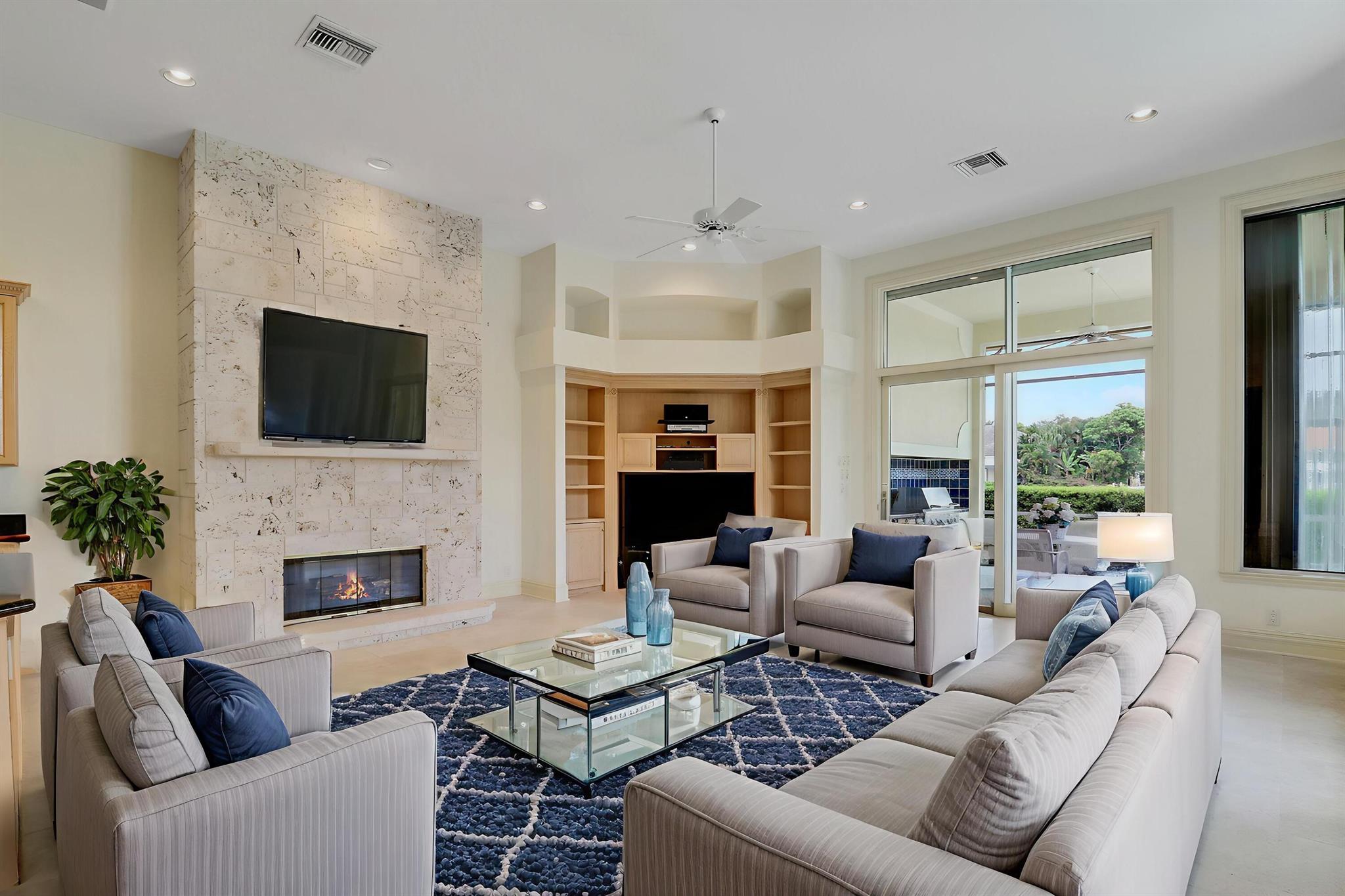 ADMIRALS COVE PAR E - Residential