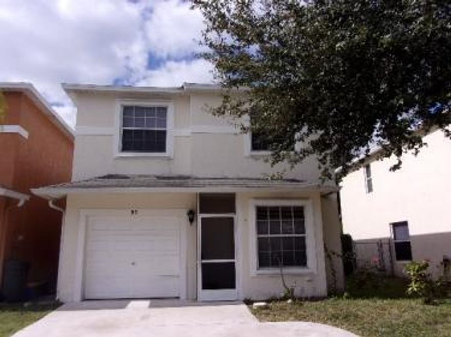 Single Family Hoome with one car garage where you can walk to the community pool. All tile in the living areas and hardwood floors in the bedrooms, service counter into the dining area and fenced in back yard.