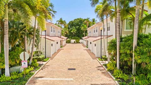 Tiny photo for 3446 NE 13th Avenue, Oakland Park, FL 33334 (MLS # B26054195)