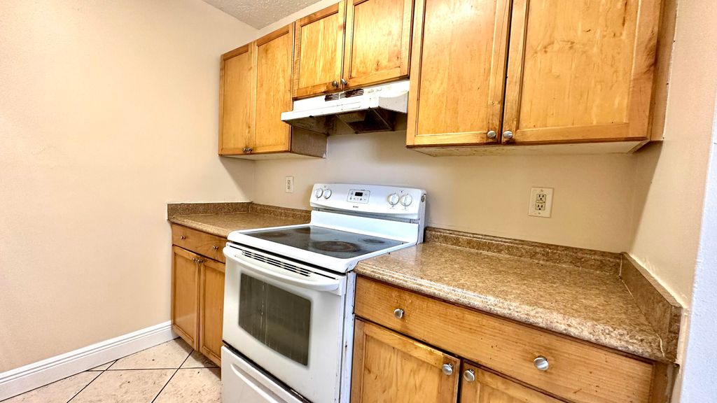 Photo of 515 Meadows Circle, Boynton Beach, FL 33436 (MLS # R11035877)