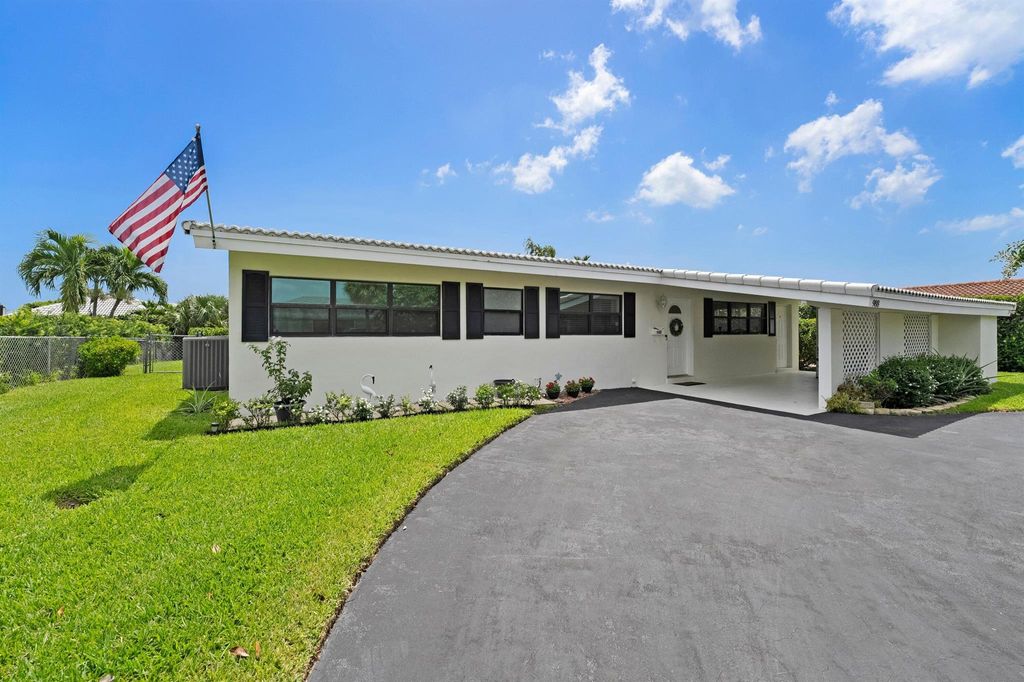 Photo of 988 SW 9th Avenue, Boca Raton, FL 33486 (MLS # R10907704)