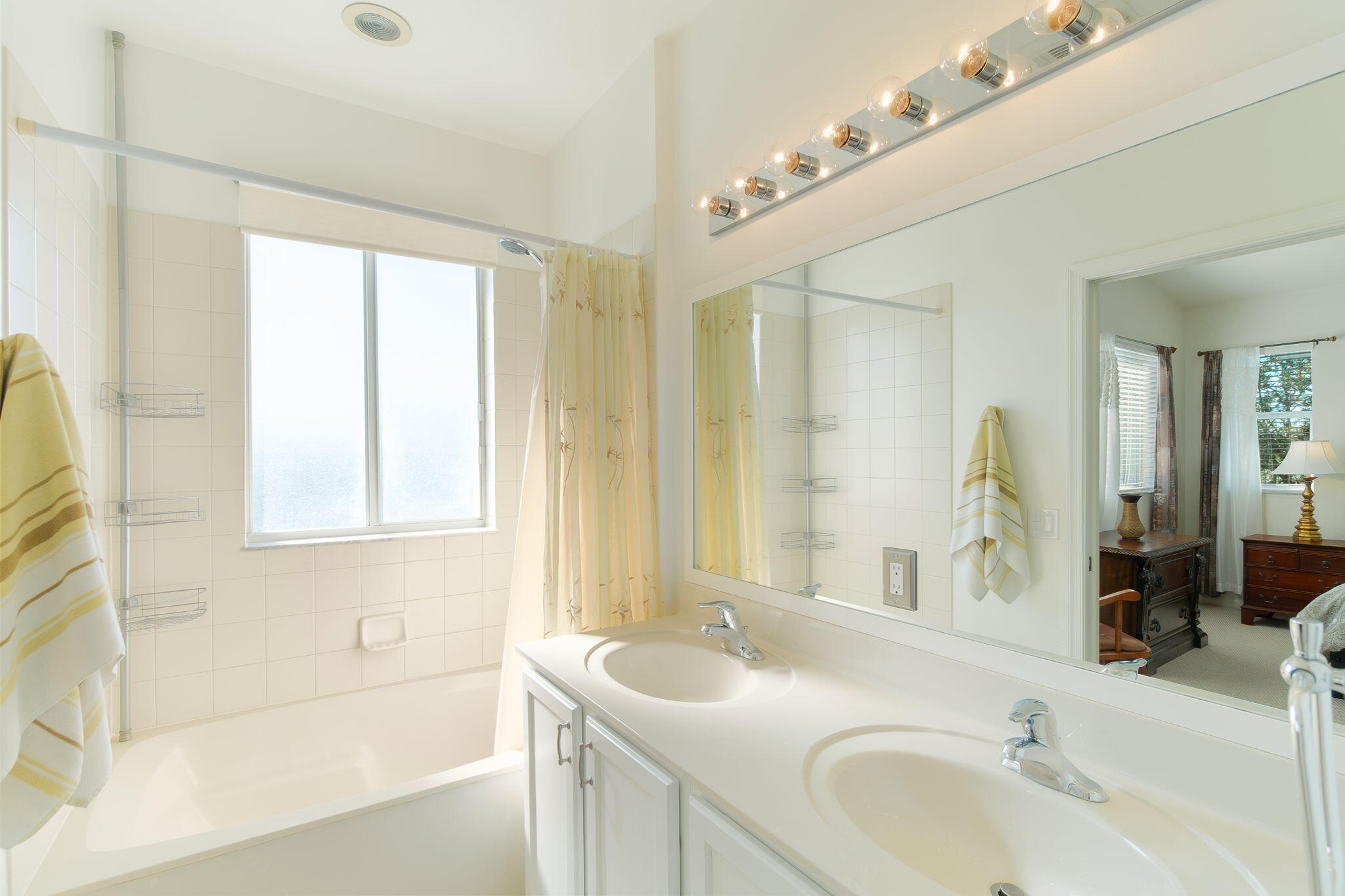 THOUSAND OAKS - Residential