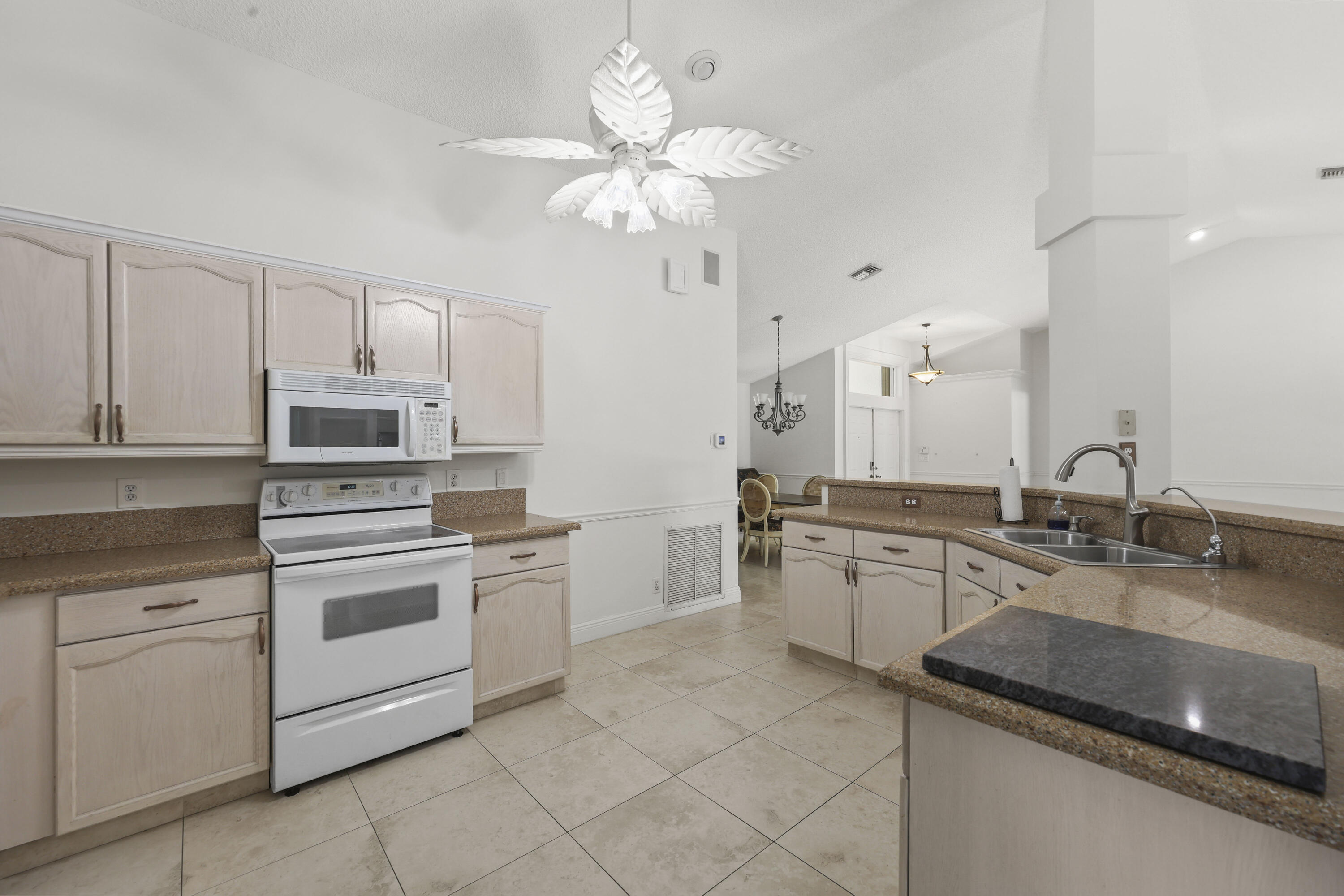 VERONA WOODS - Residential