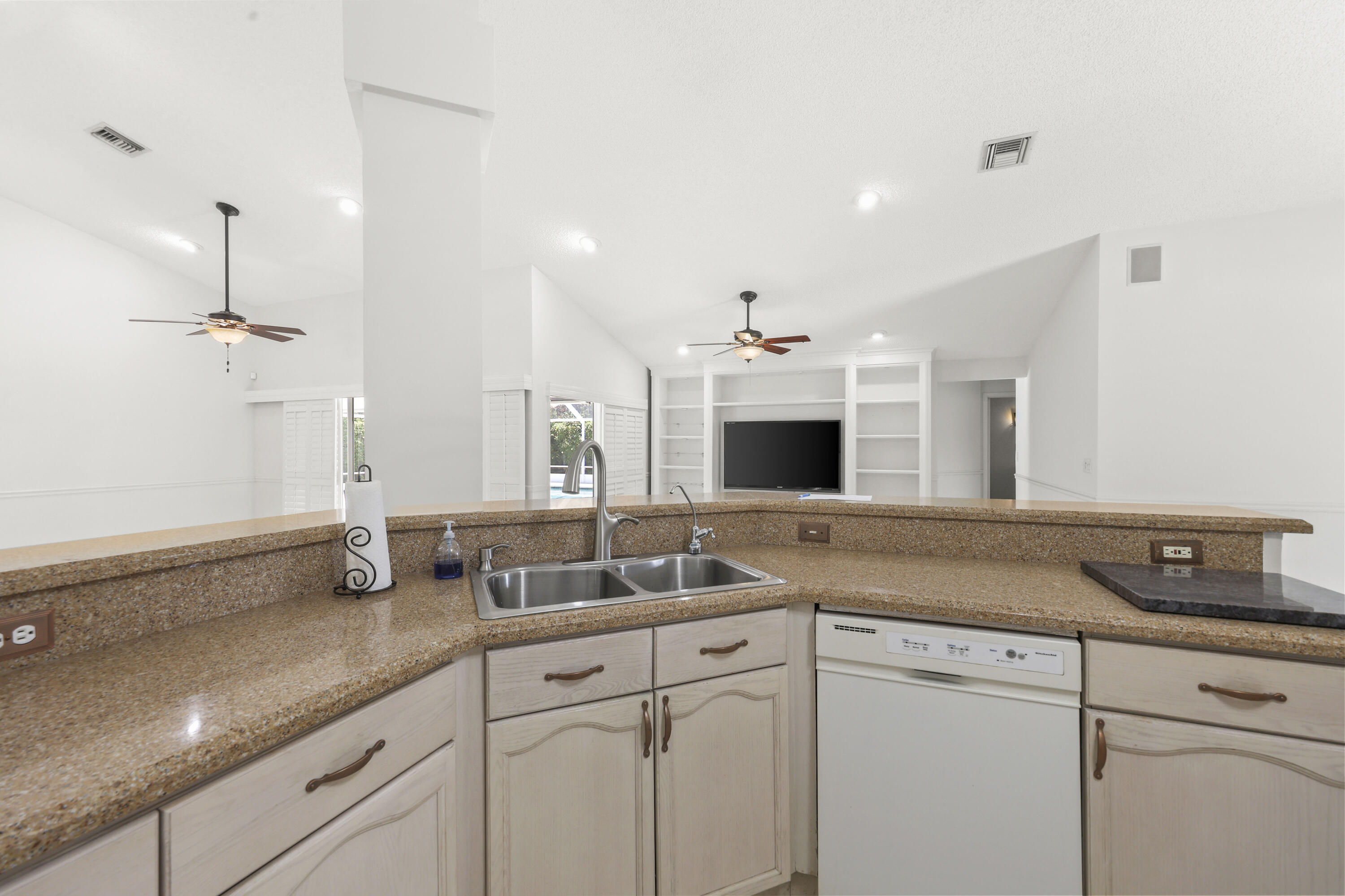 VERONA WOODS - Residential