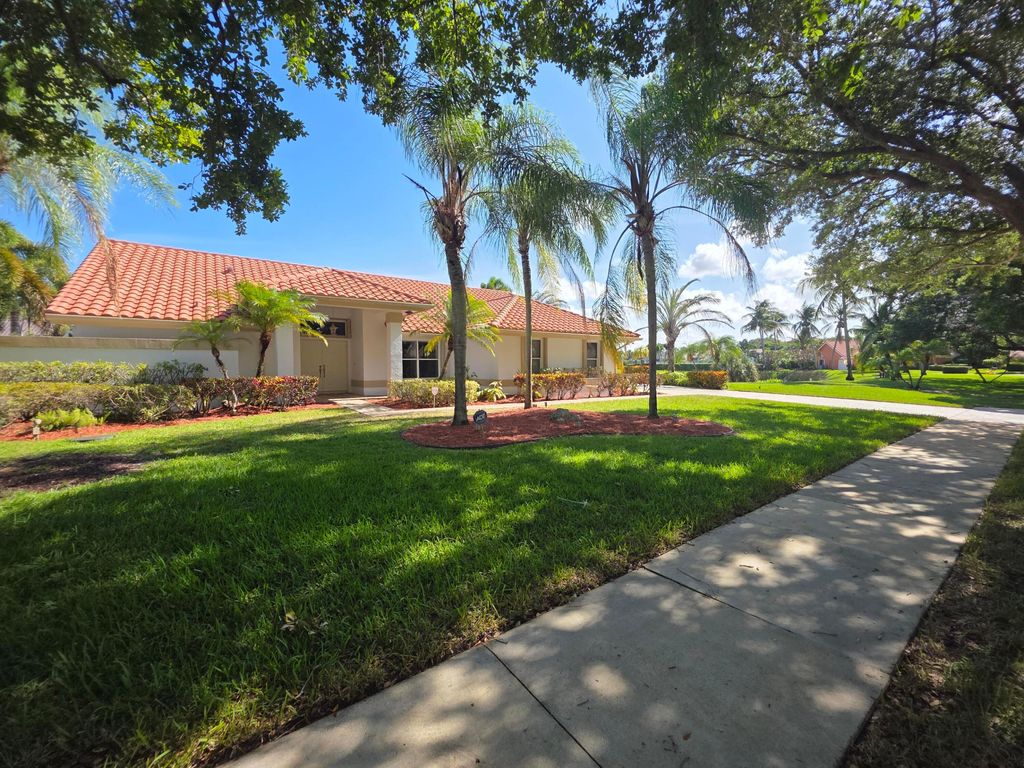 Photo of 2934 San Remo Way, Delray Beach, FL 33445 (MLS # B26029549)