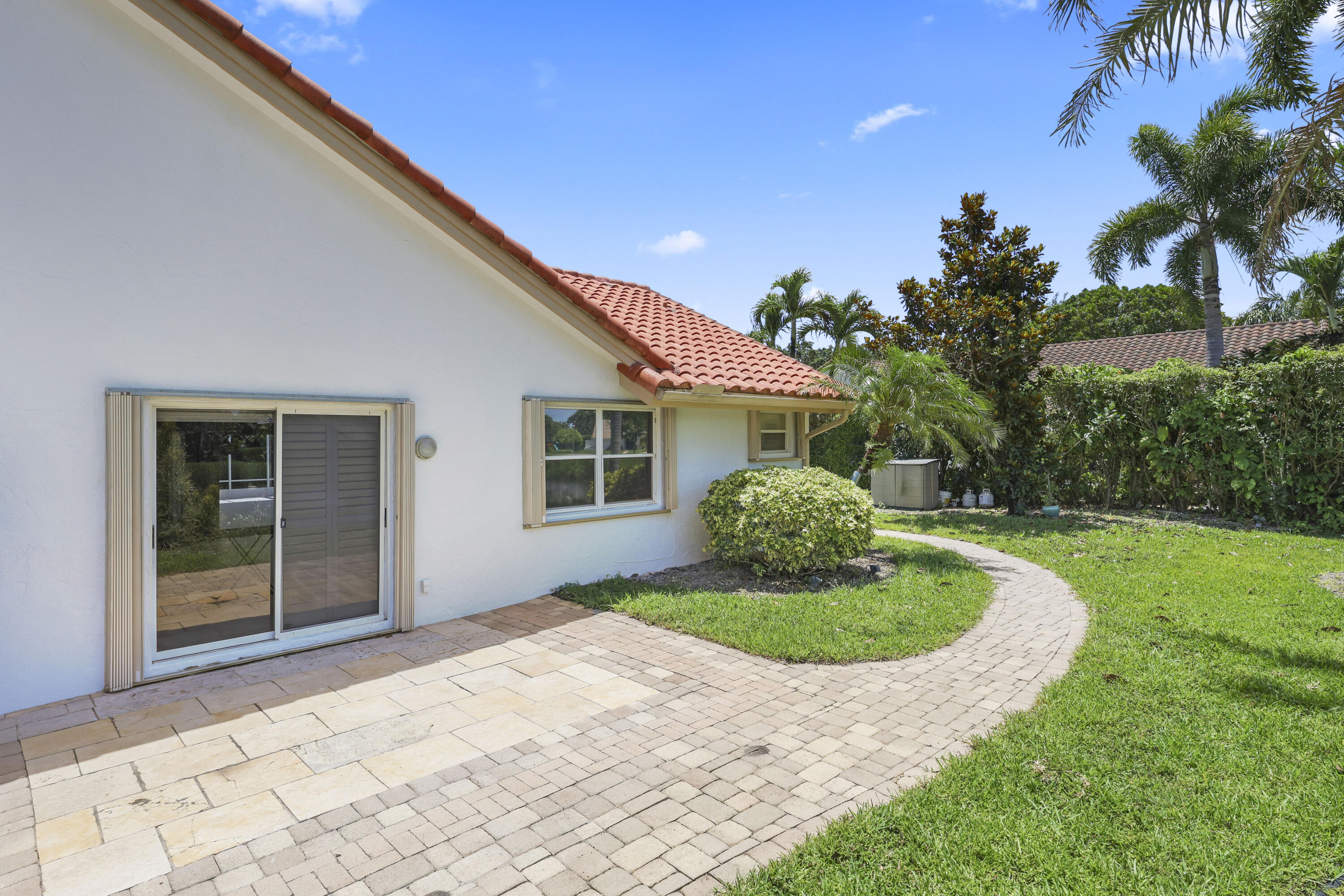 VERONA WOODS - Residential