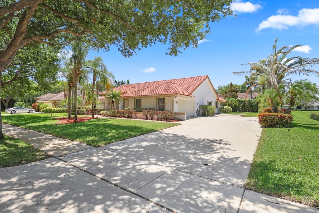 Photo of 2934 San Remo Way, Delray Beach, FL 33445 (MLS # B26029549)