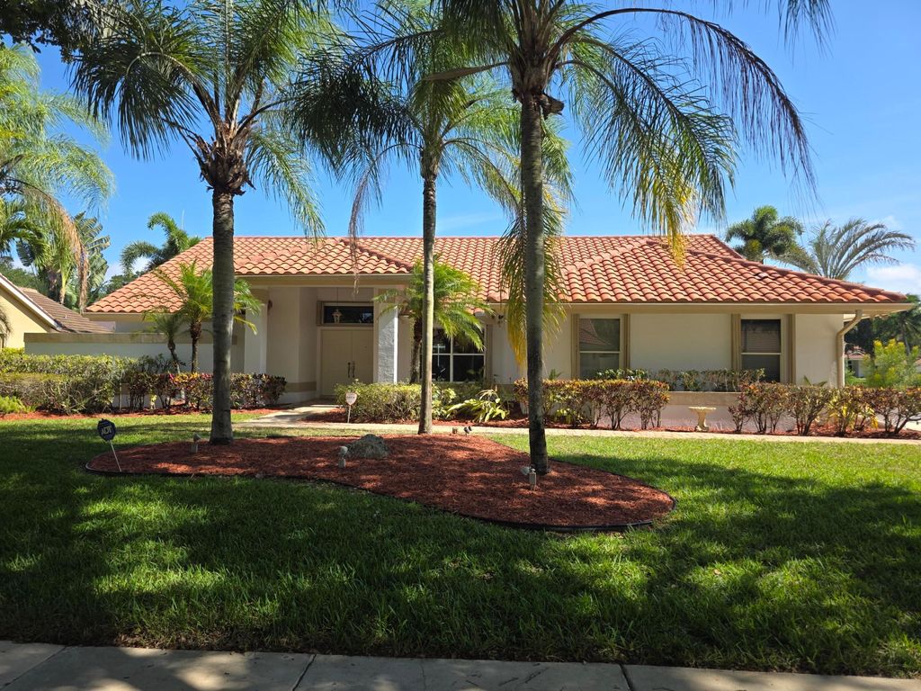 Photo of 2934 San Remo Way, Delray Beach, FL 33445 (MLS # B26029549)