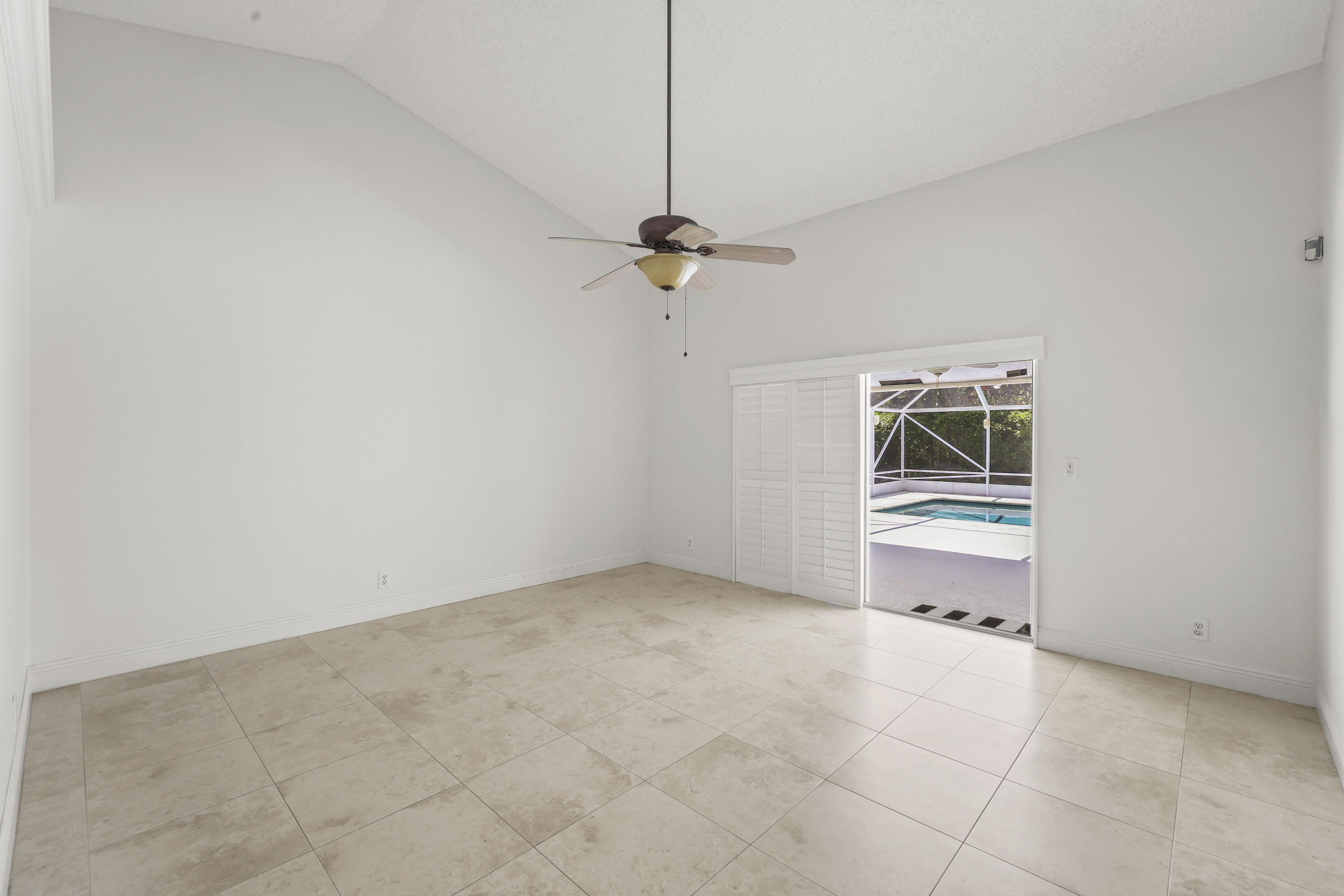 VERONA WOODS - Residential