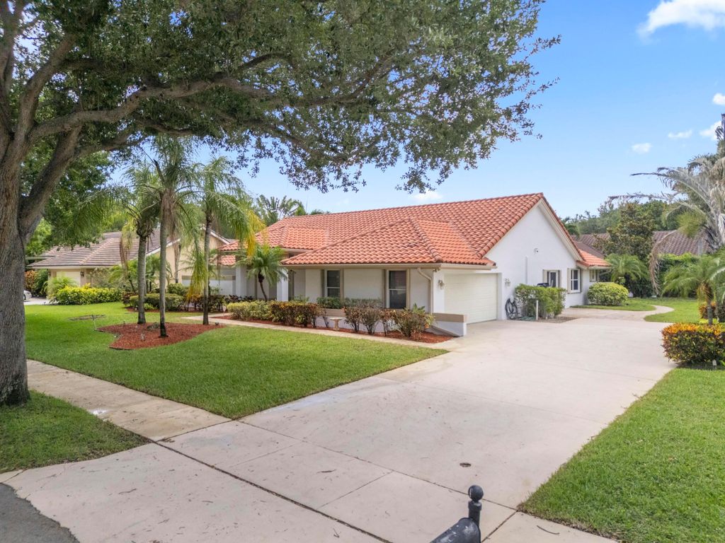 Photo of 2934 San Remo Way, Delray Beach, FL 33445 (MLS # B26029549)