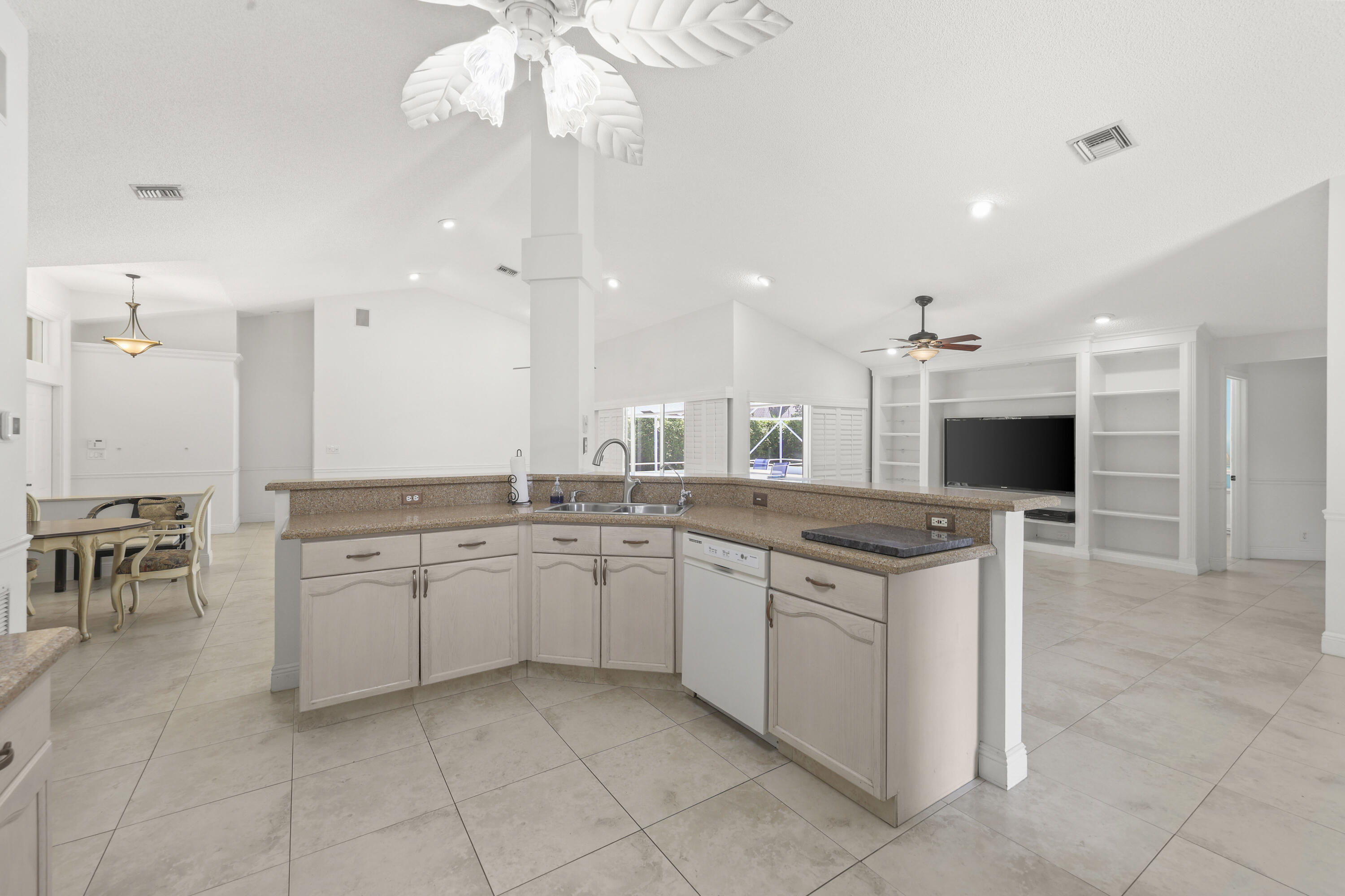 VERONA WOODS - Residential