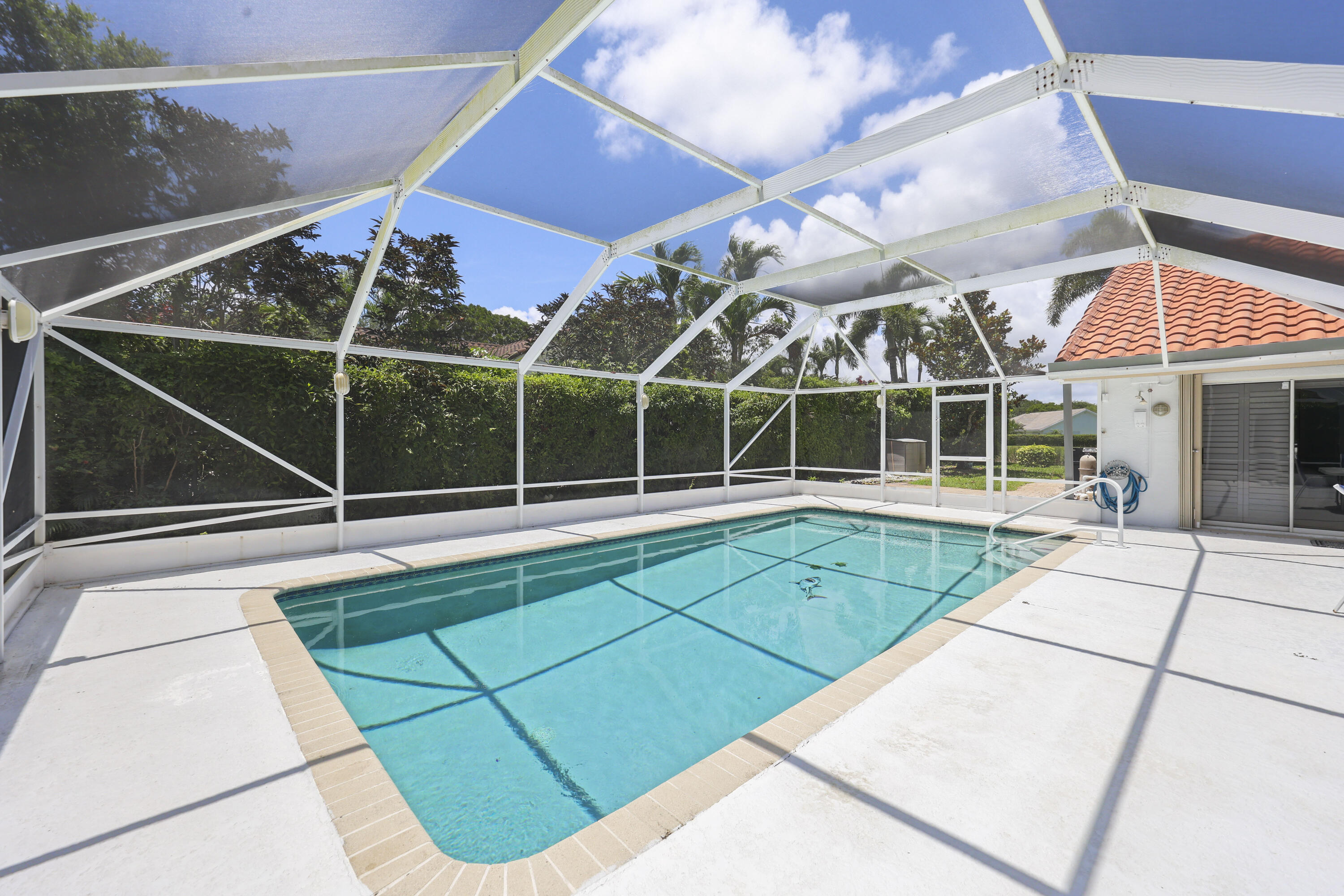 VERONA WOODS - Residential