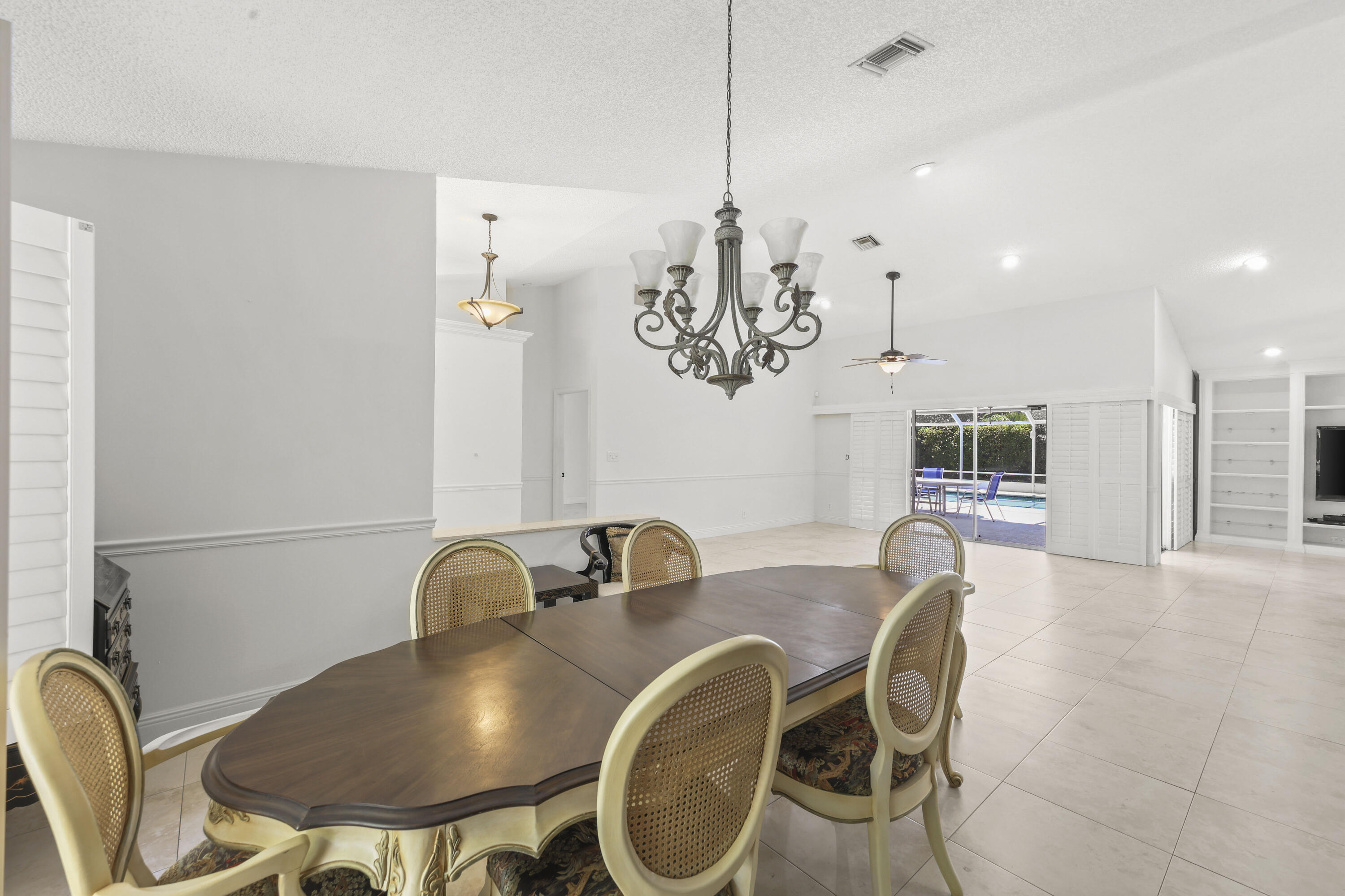 VERONA WOODS - Residential
